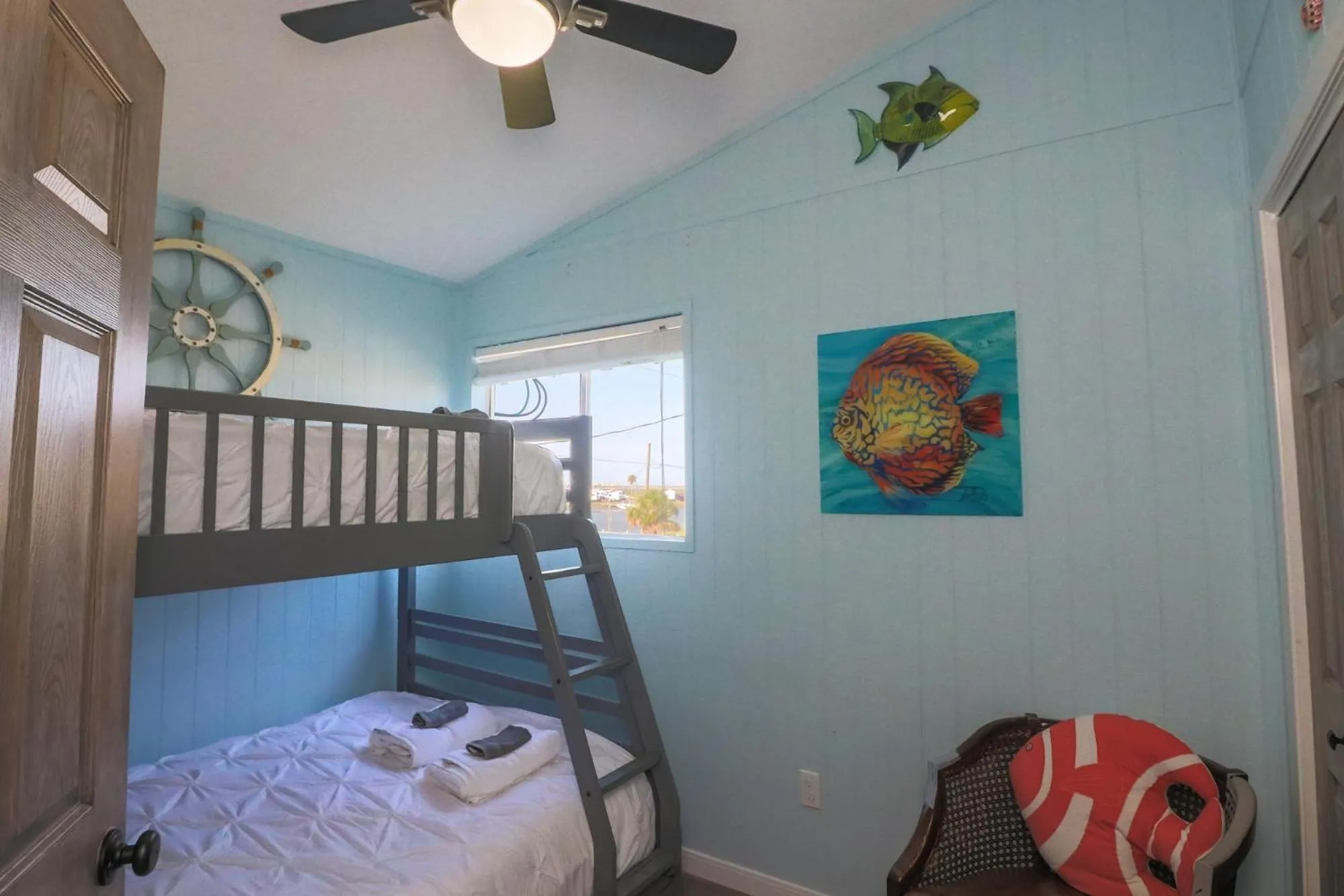 Bed in Come Stay - and Sail Away - at this Lovely Canal Home