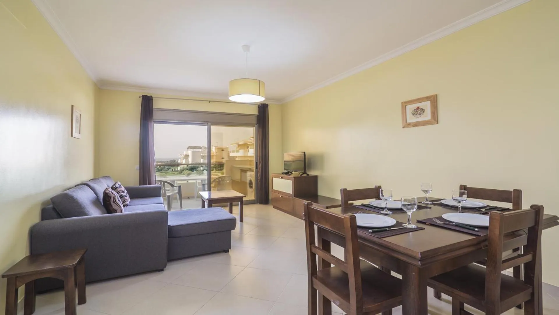 Communal lounge/ TV room in Apartamentos Vista Mar