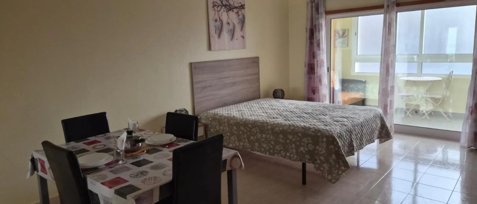 Living room, Bed in Apartamentos Vista Mar