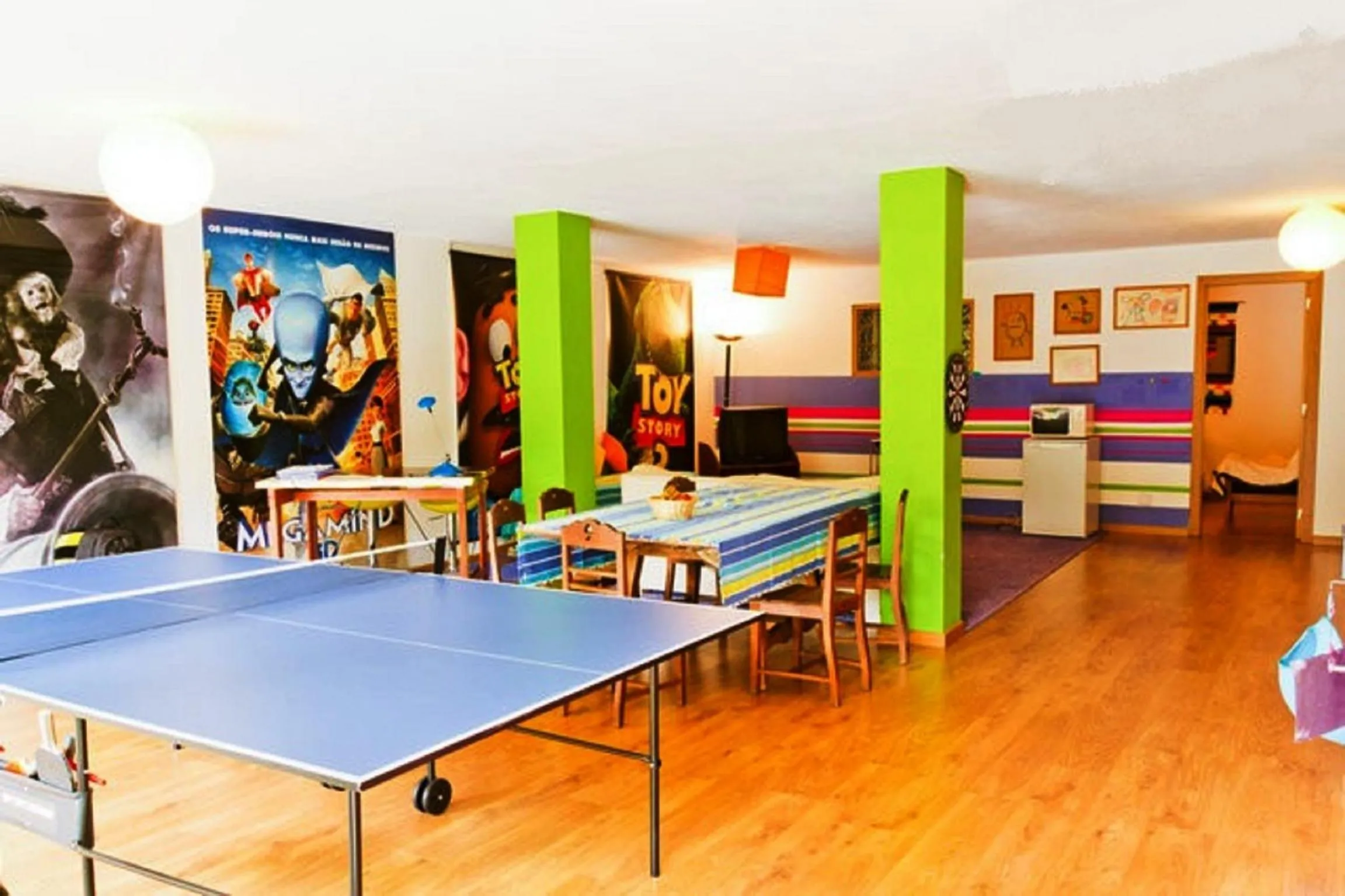 Restaurant/places to eat in Coloured Studio