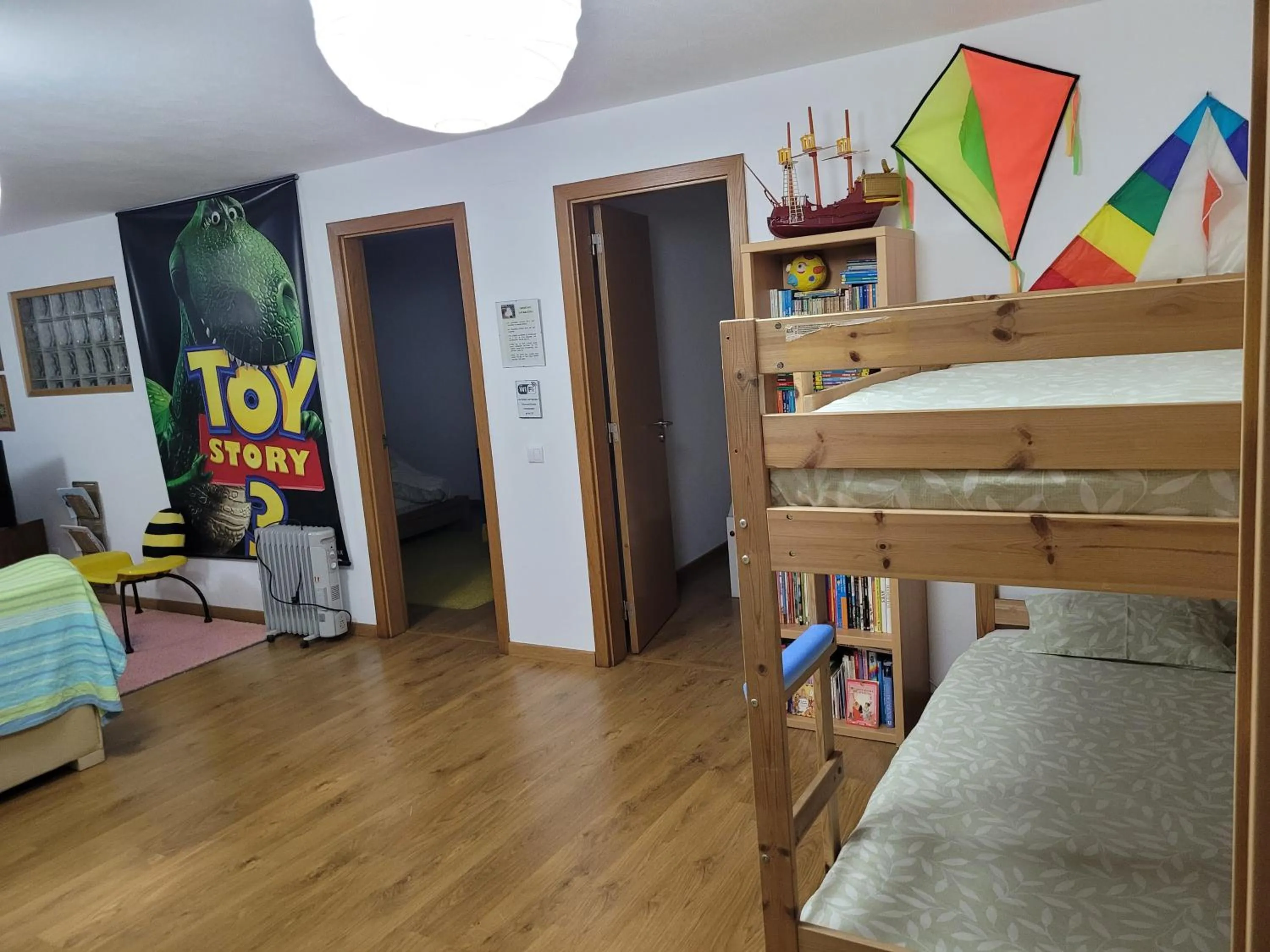 bunk bed, Bed in Coloured Studio