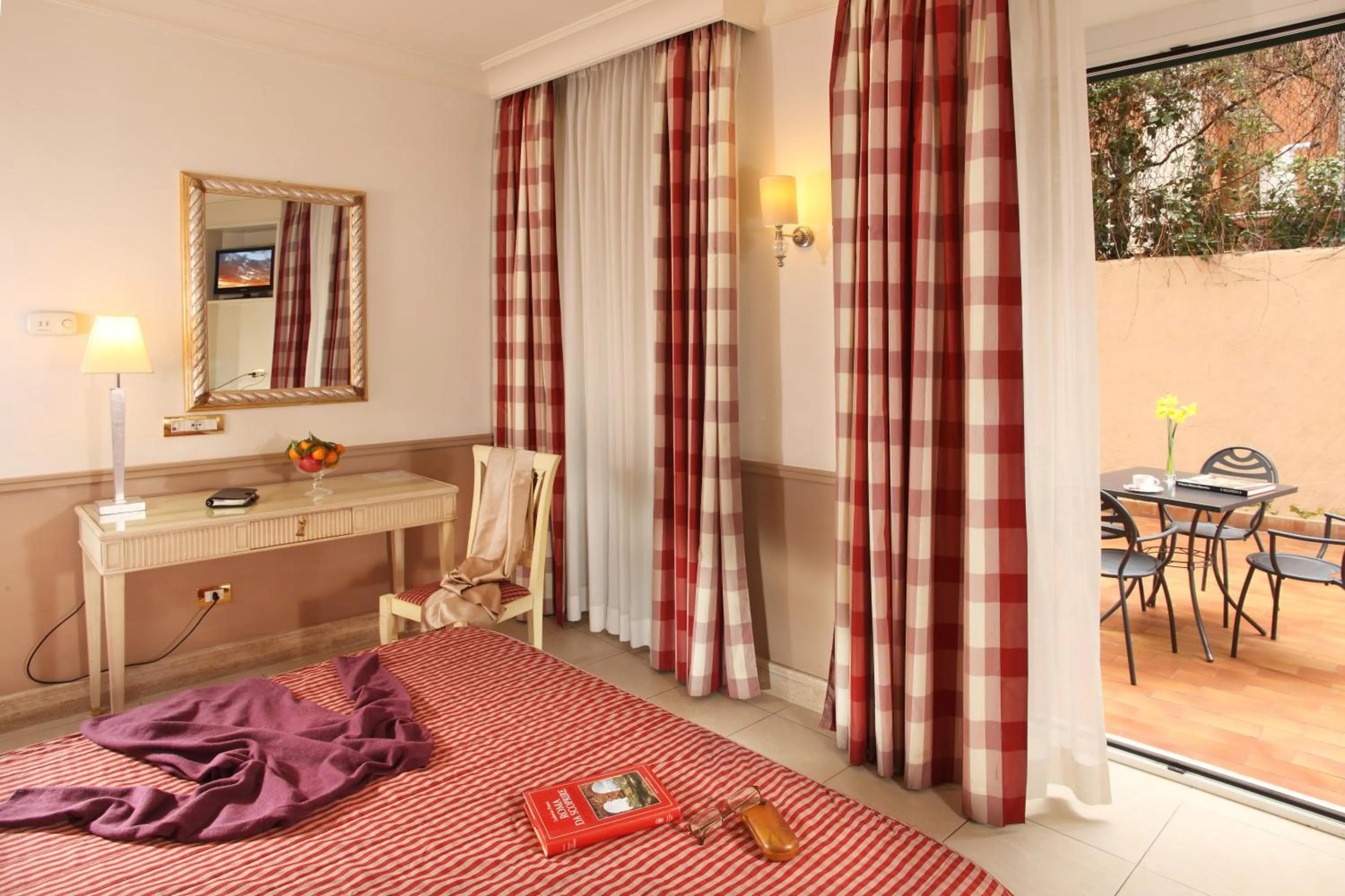 Photo of the whole room, Bed in Hotel Villa Glori