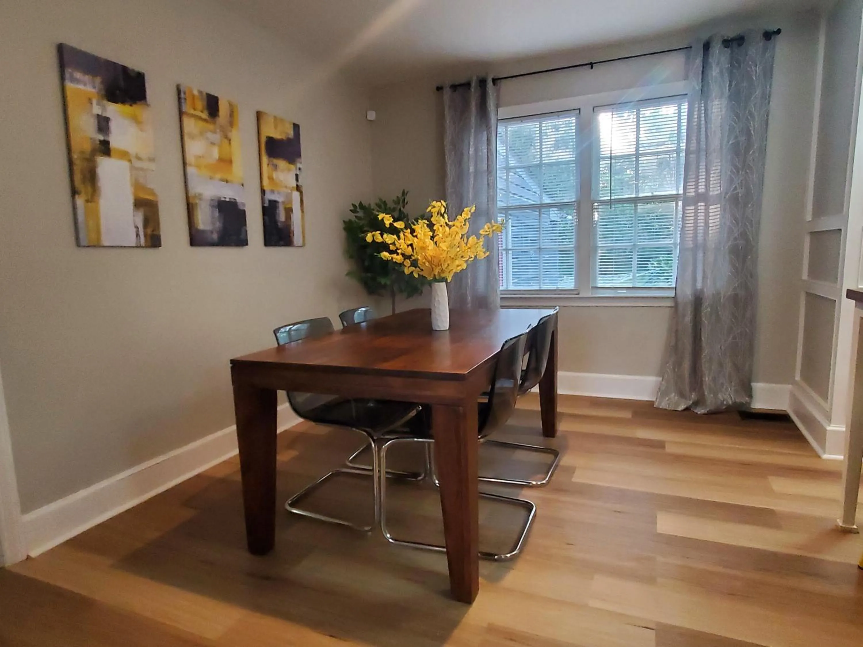 Dining area in Cheerful 2 BR Near Colleges, Downtown, Attractions