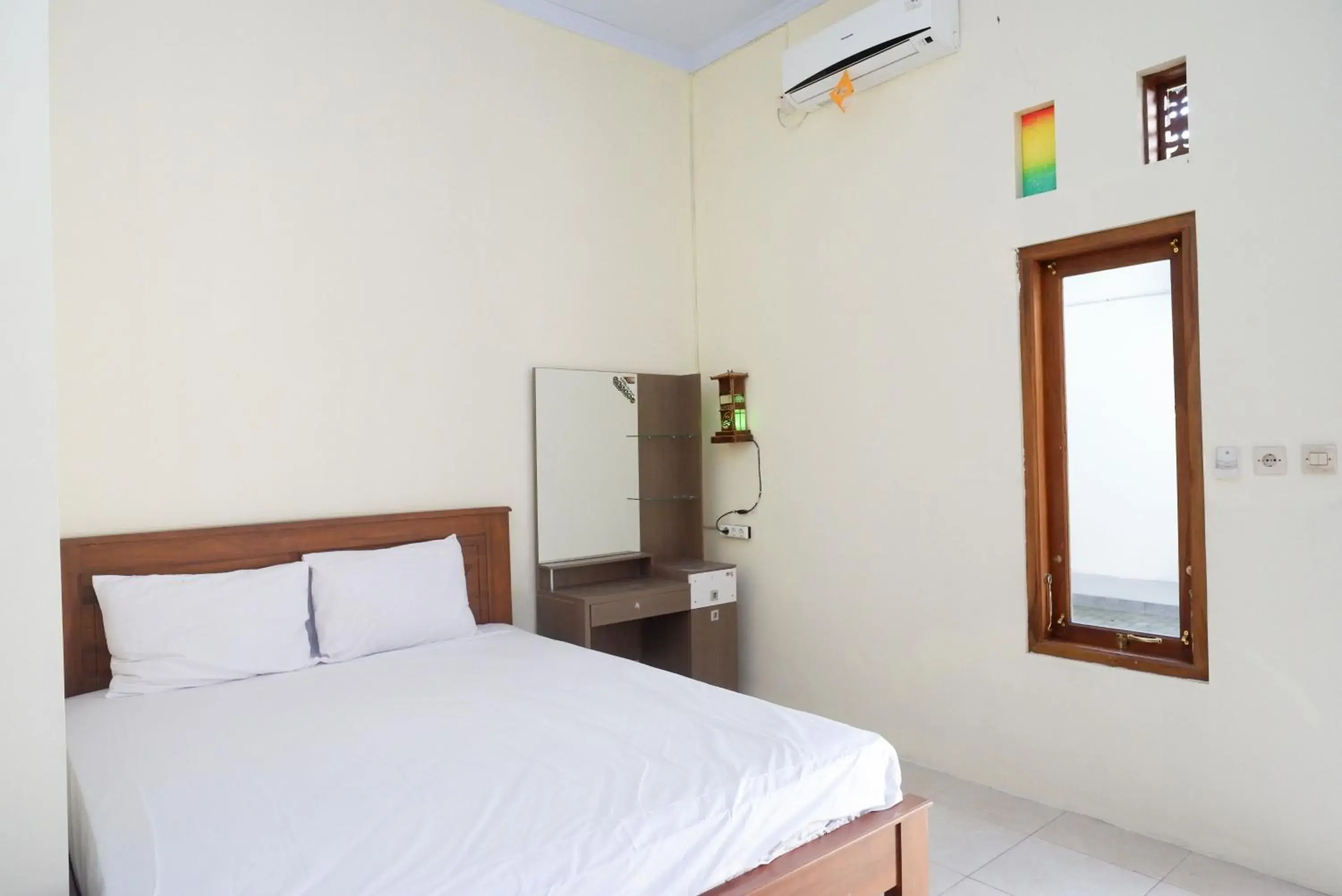 Bedroom, Bed in RedDoorz @ Umbul Ponggok Waterpark Klaten Bedroom, Bed in RedDoorz @ Umbul Ponggok Waterpark Klaten