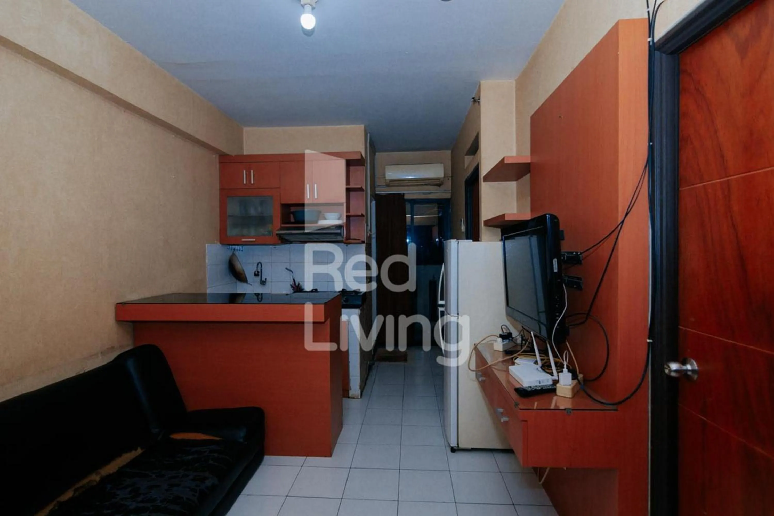 Kitchen or kitchenette in RedLiving Apartemen Casablanca East Residence - Kayla Property Tower B