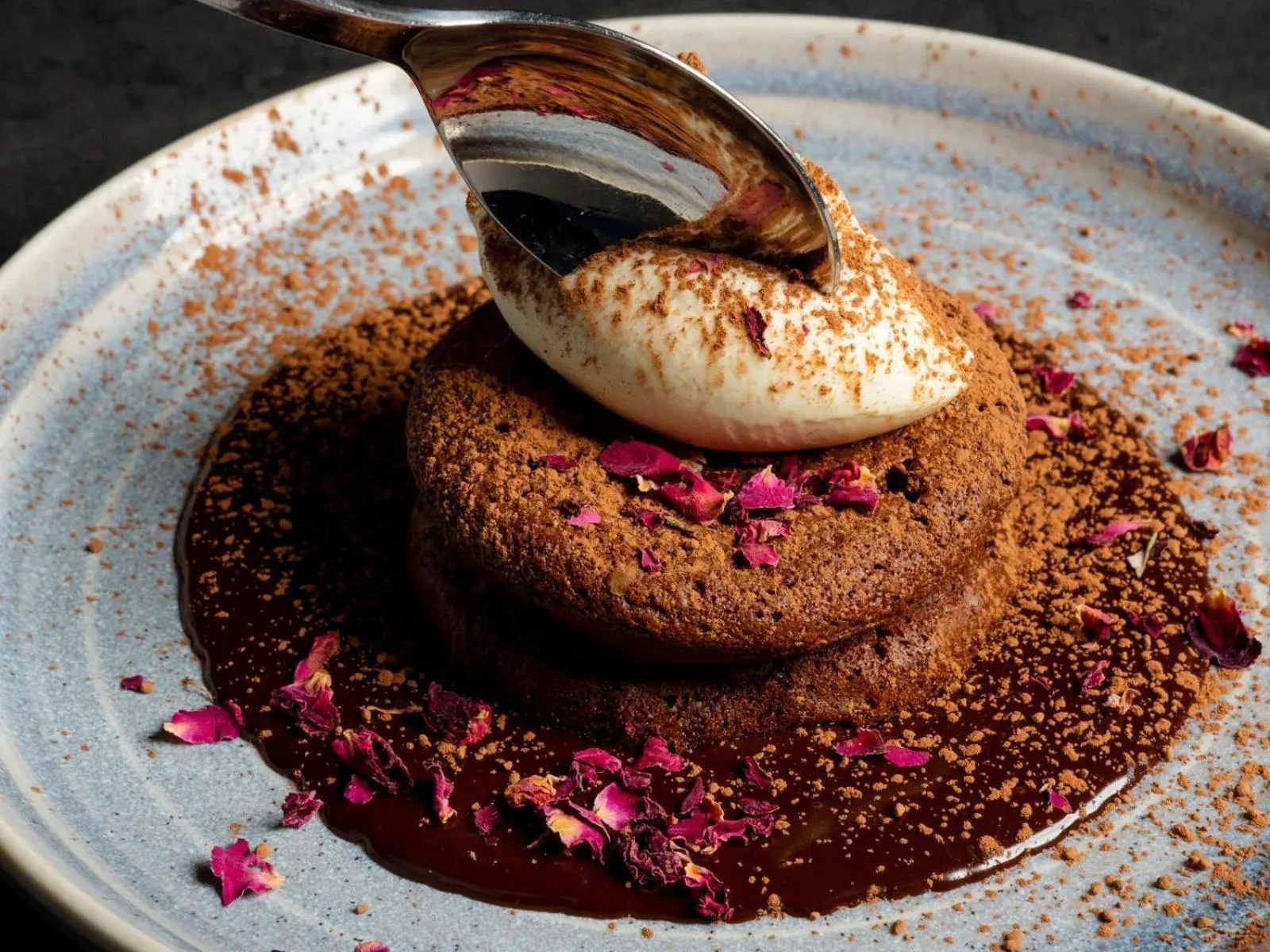 Food and drinks in Hotel Alba Adelaide