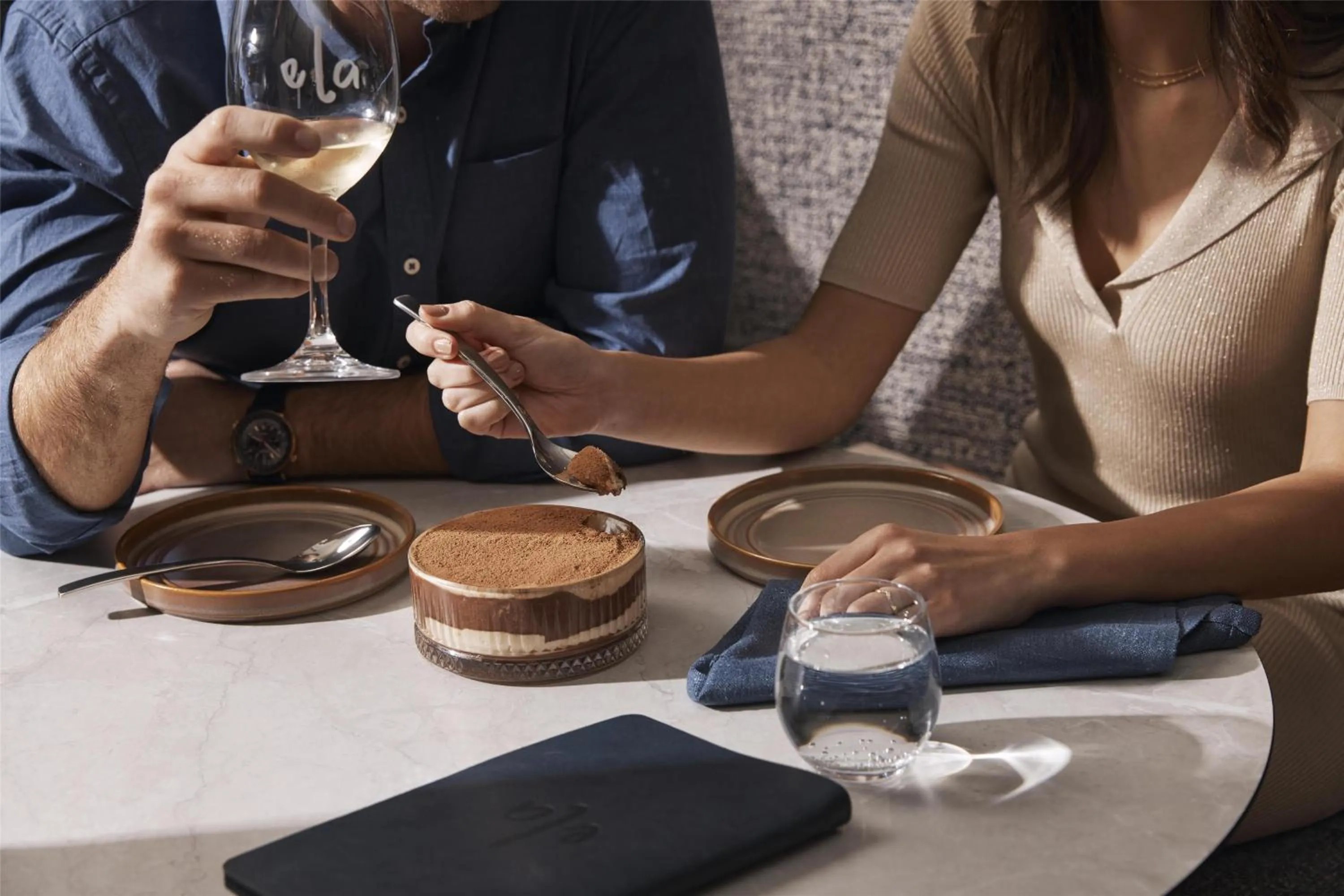 Food and drinks in Hotel Alba Adelaide