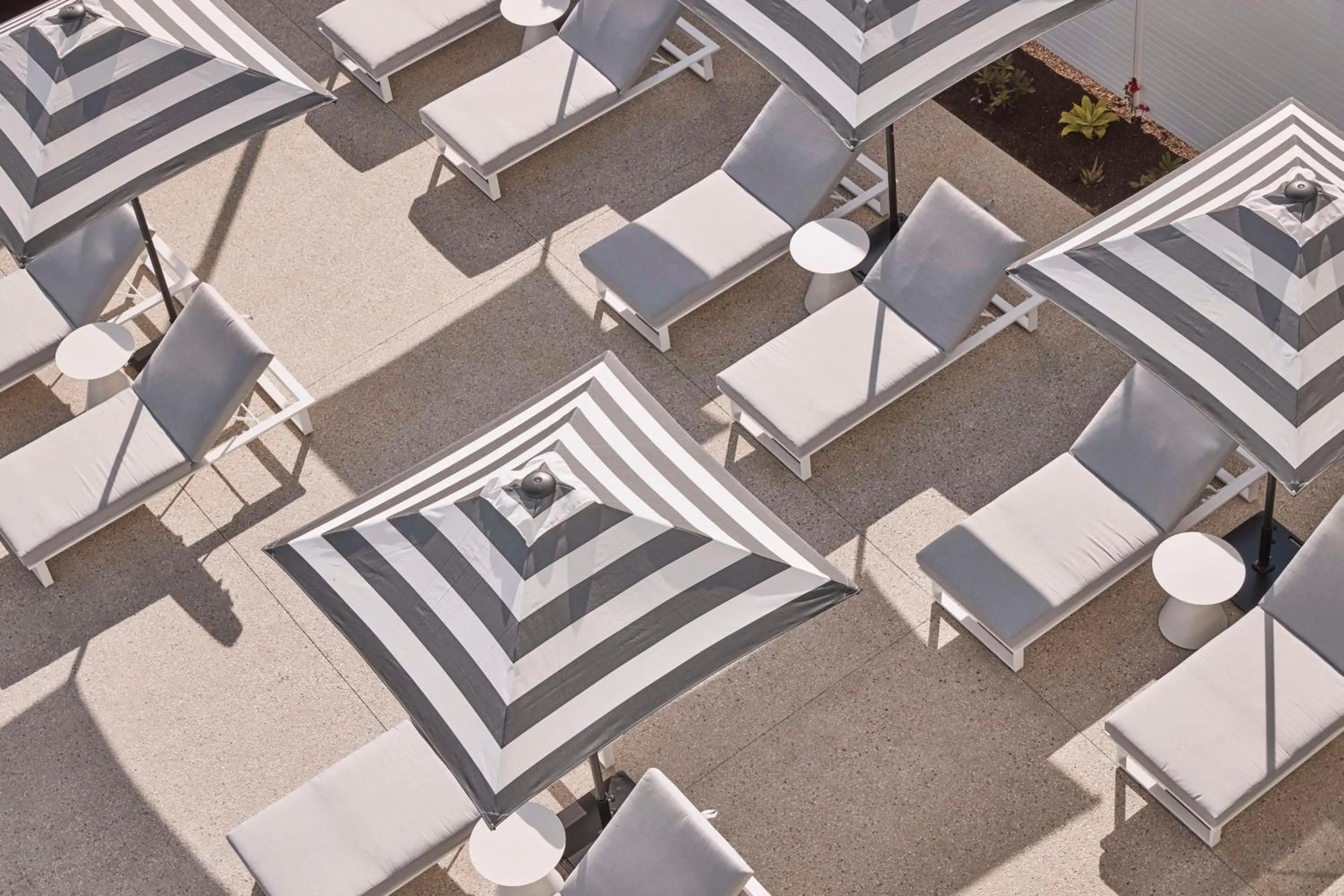 Pool view in Hotel Alba Adelaide