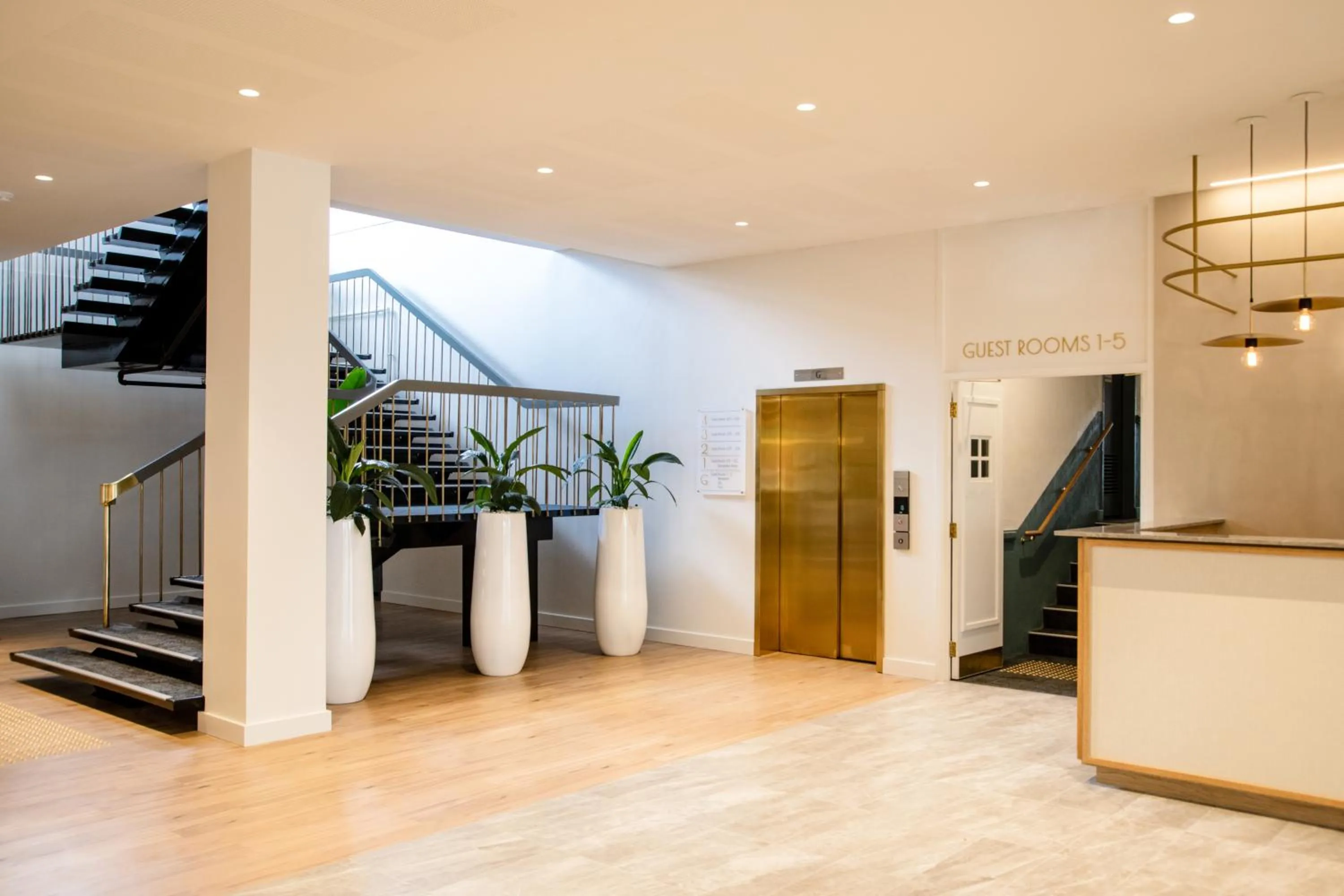 Property building in Hotel Alba Adelaide