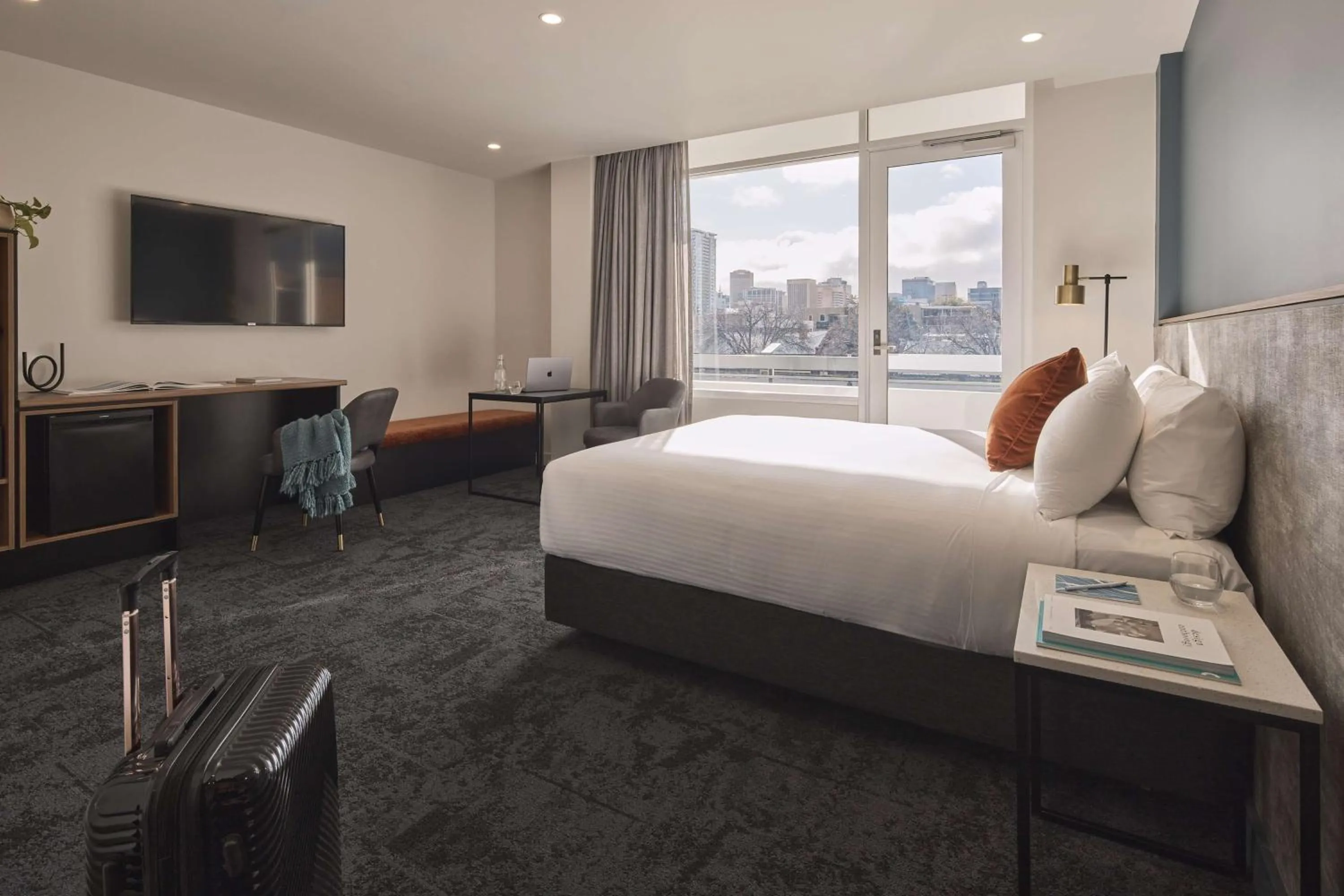 Bedroom, Bed in Hotel Alba Adelaide