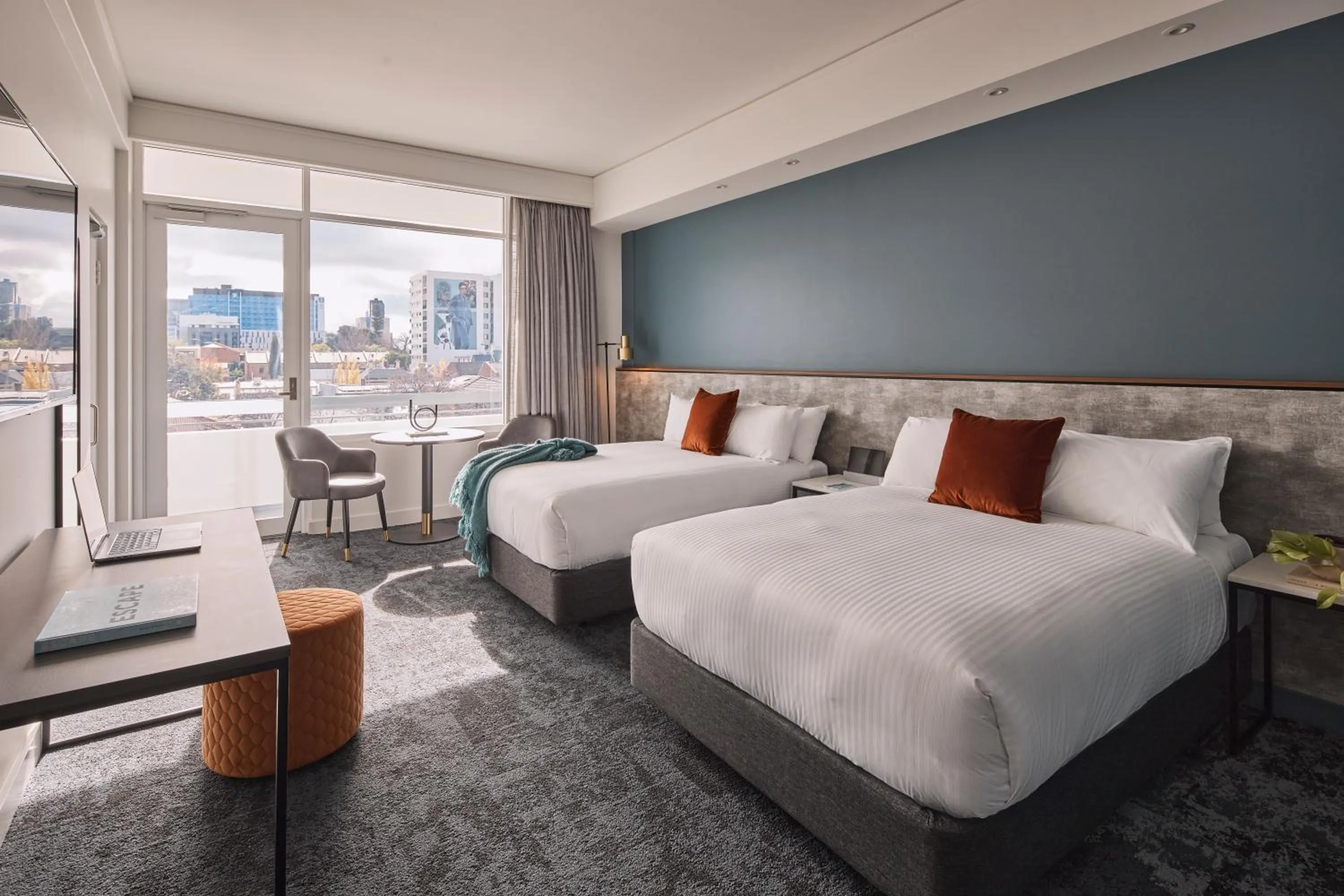 View (from property/room), Bed in Hotel Alba Adelaide