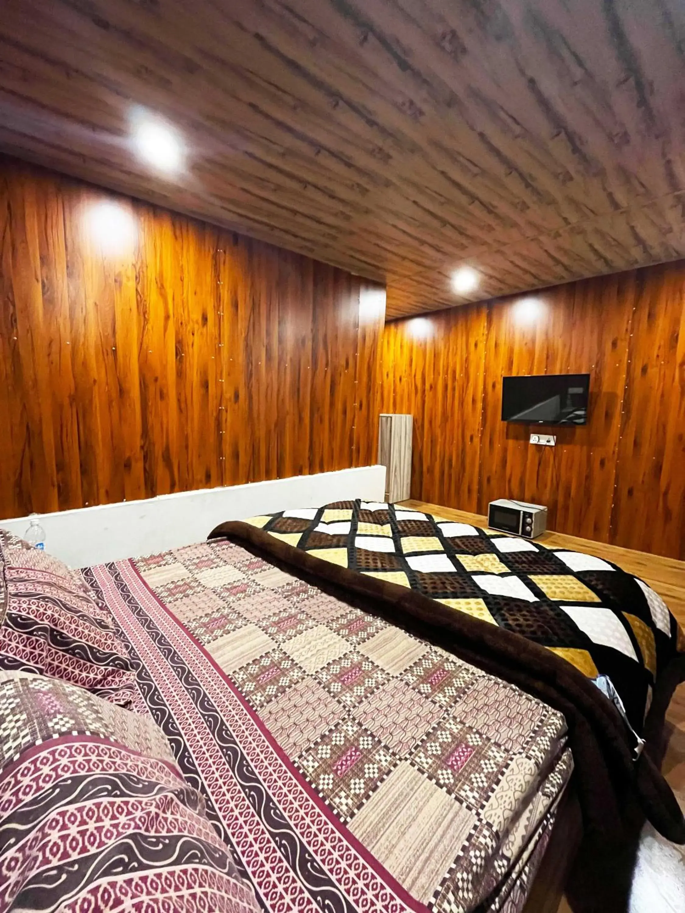 Bedroom in Hotel O Royal Tree Cafe And Resort Bedroom in Hotel O Royal Tree Cafe And Resort