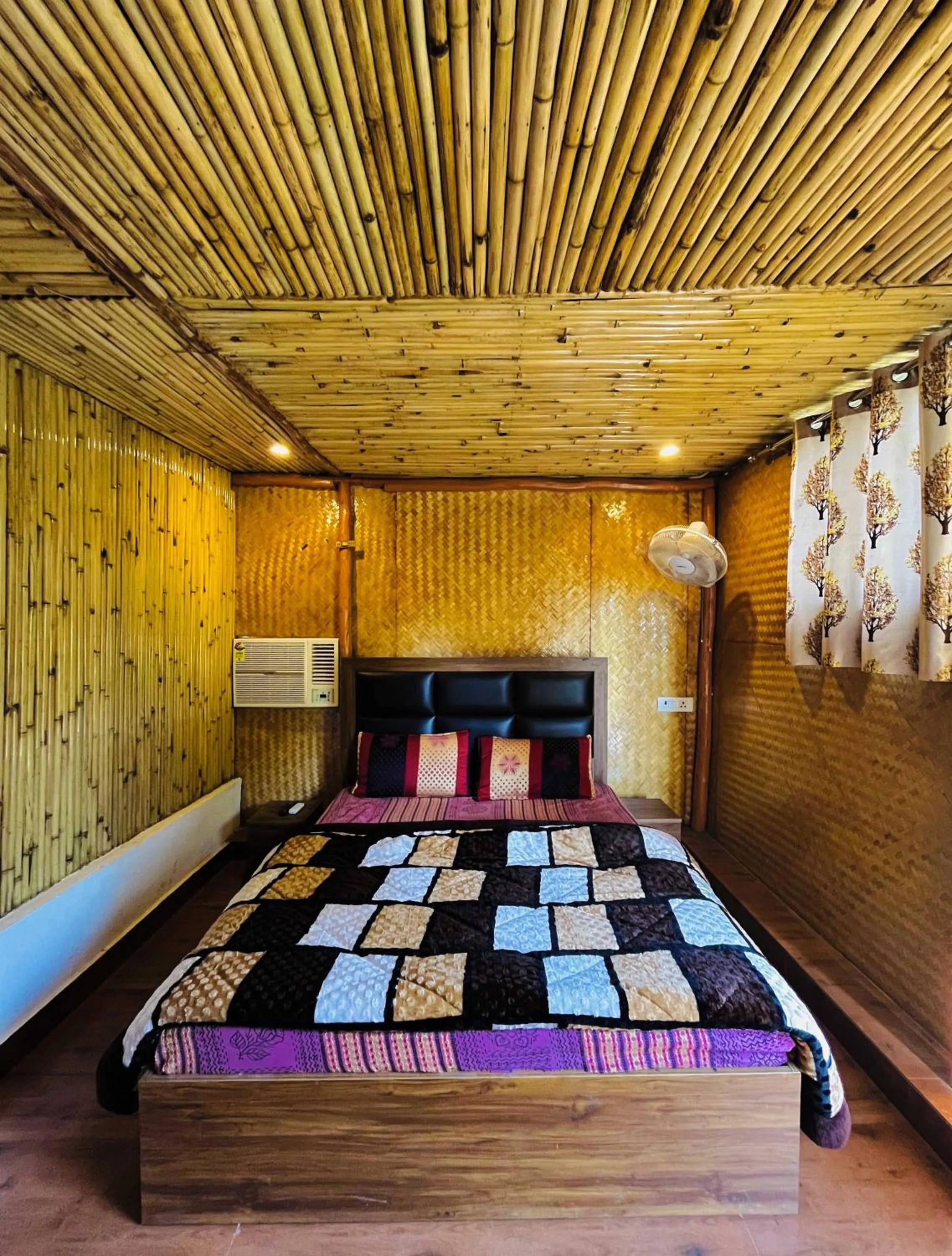 Bedroom in Hotel O Royal Tree Cafe And Resort