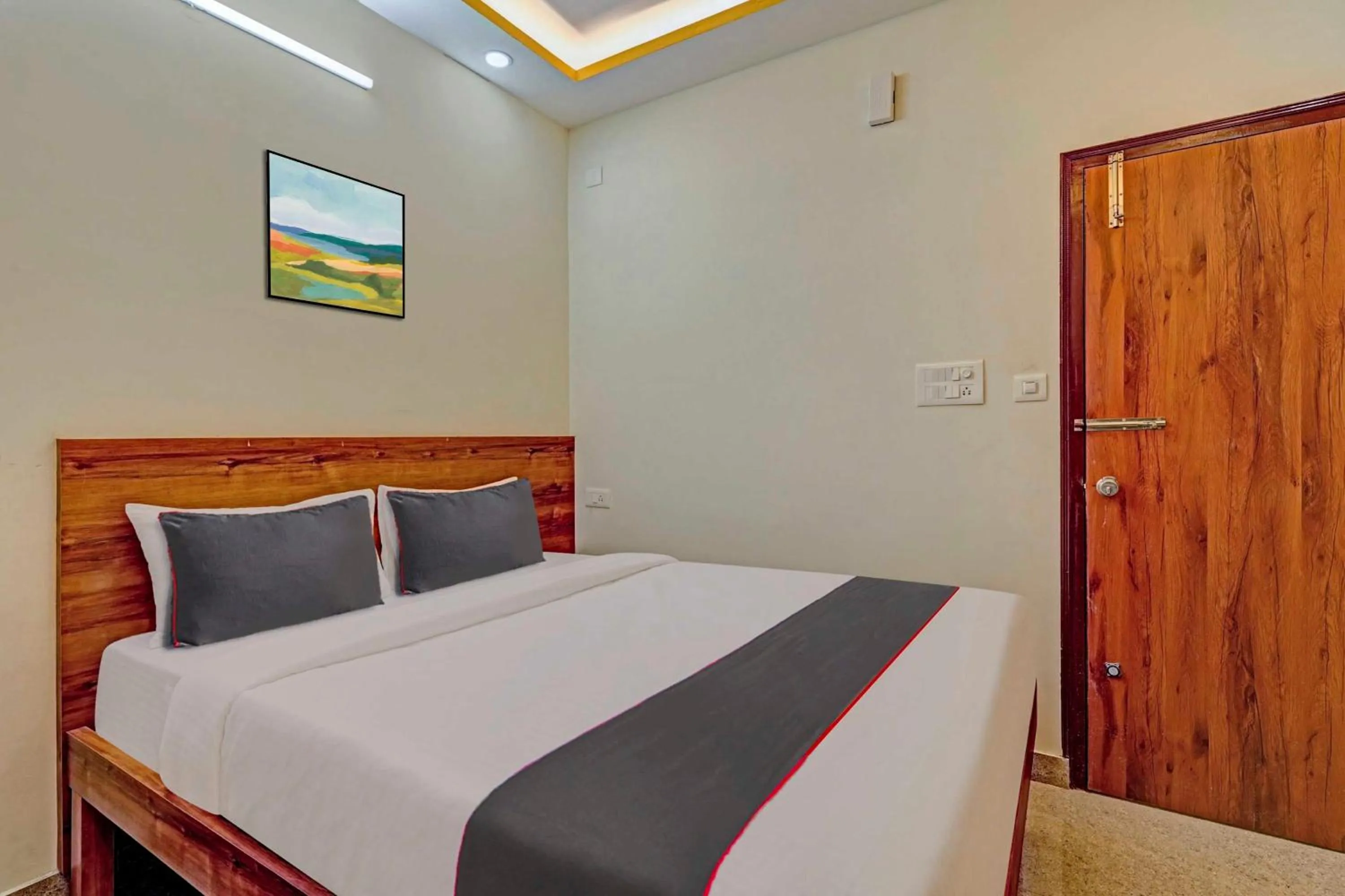 Bedroom, Bed in Super Hotel O Sri Sapthagiri Comforts