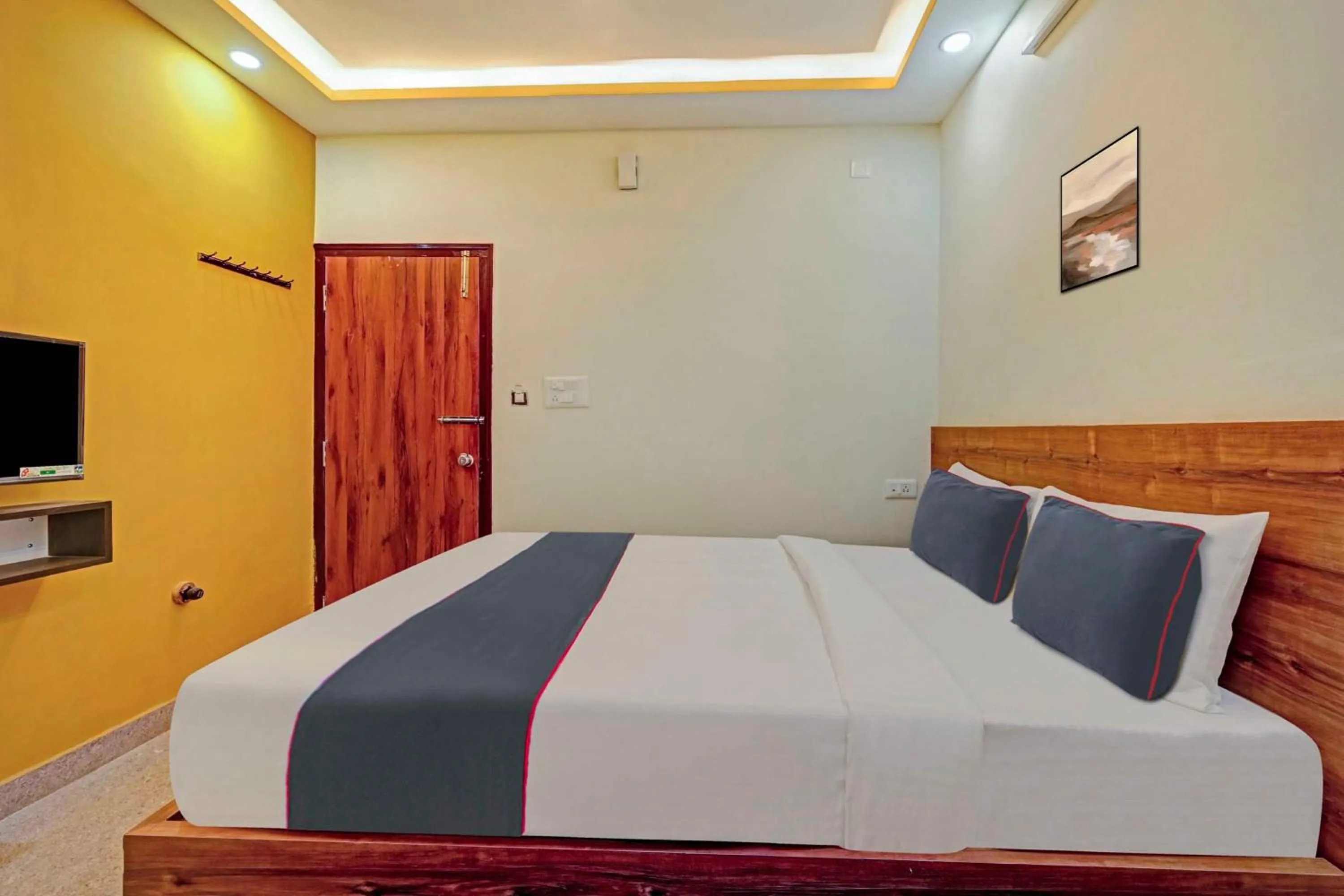Bedroom, Bed in Super Hotel O Sri Sapthagiri Comforts
