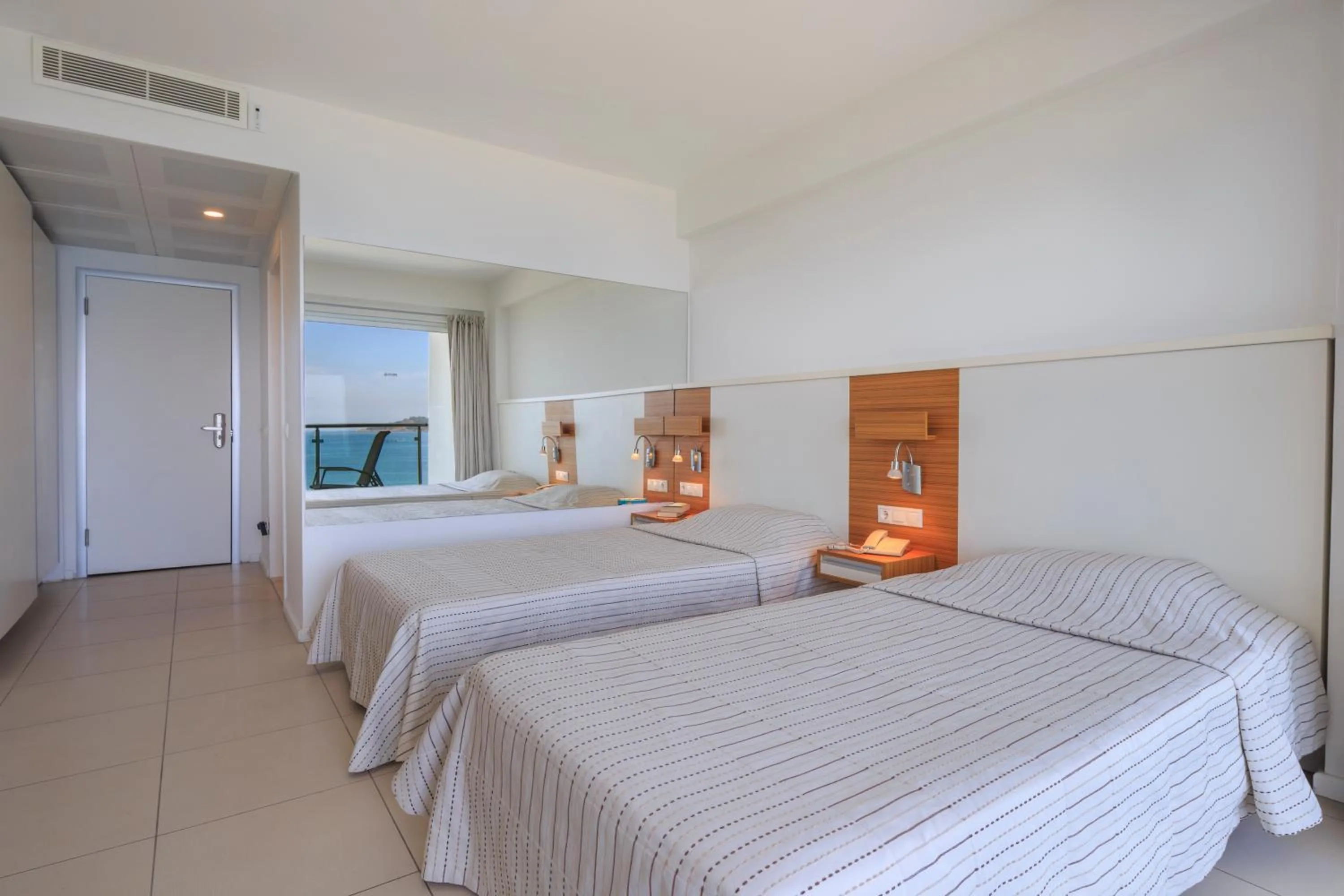 Photo of the whole room, Bed in Hotel Delta