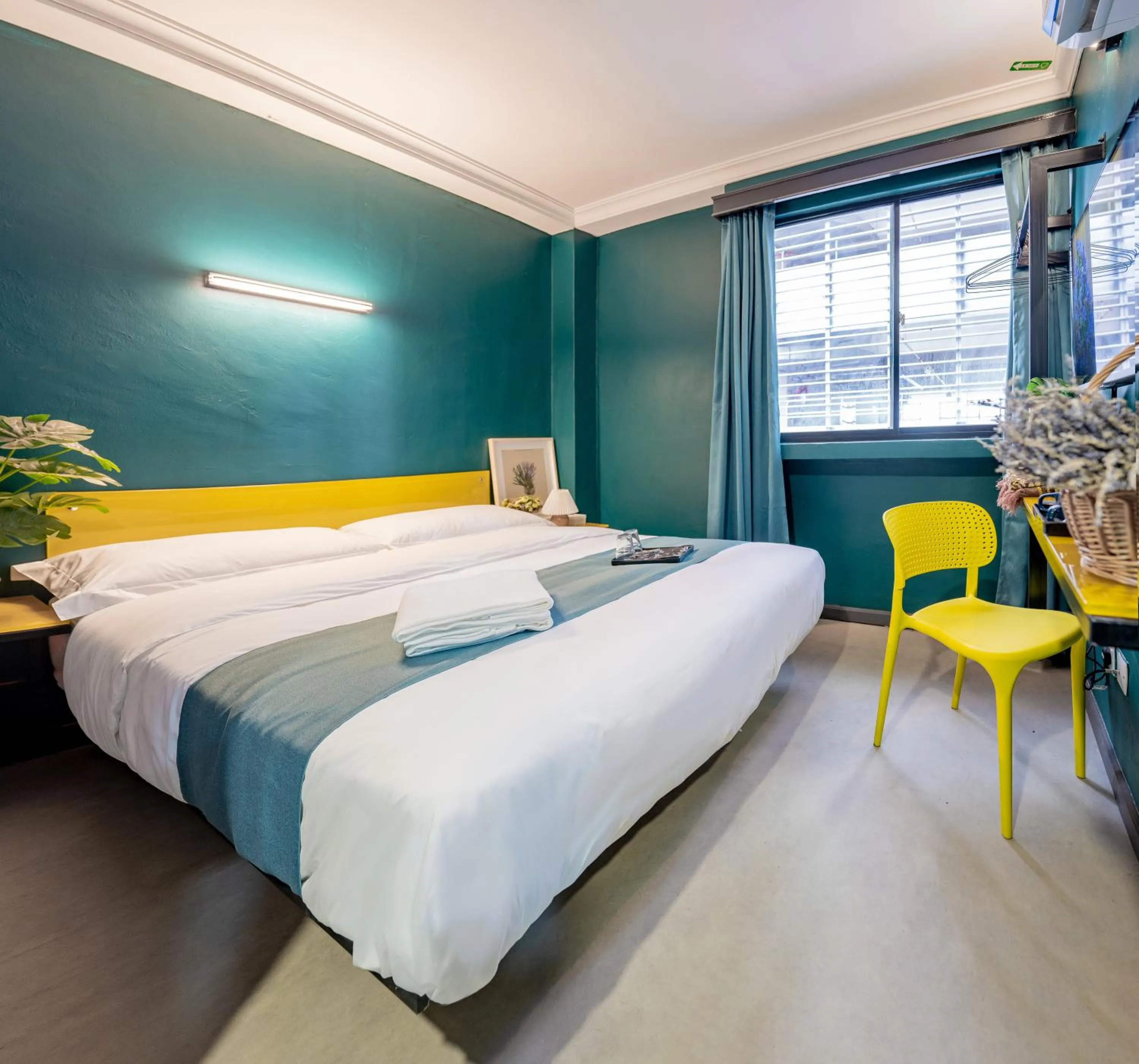 Photo of the whole room, Bed in Hotel 28 Chow Kit Kuala Lumpur