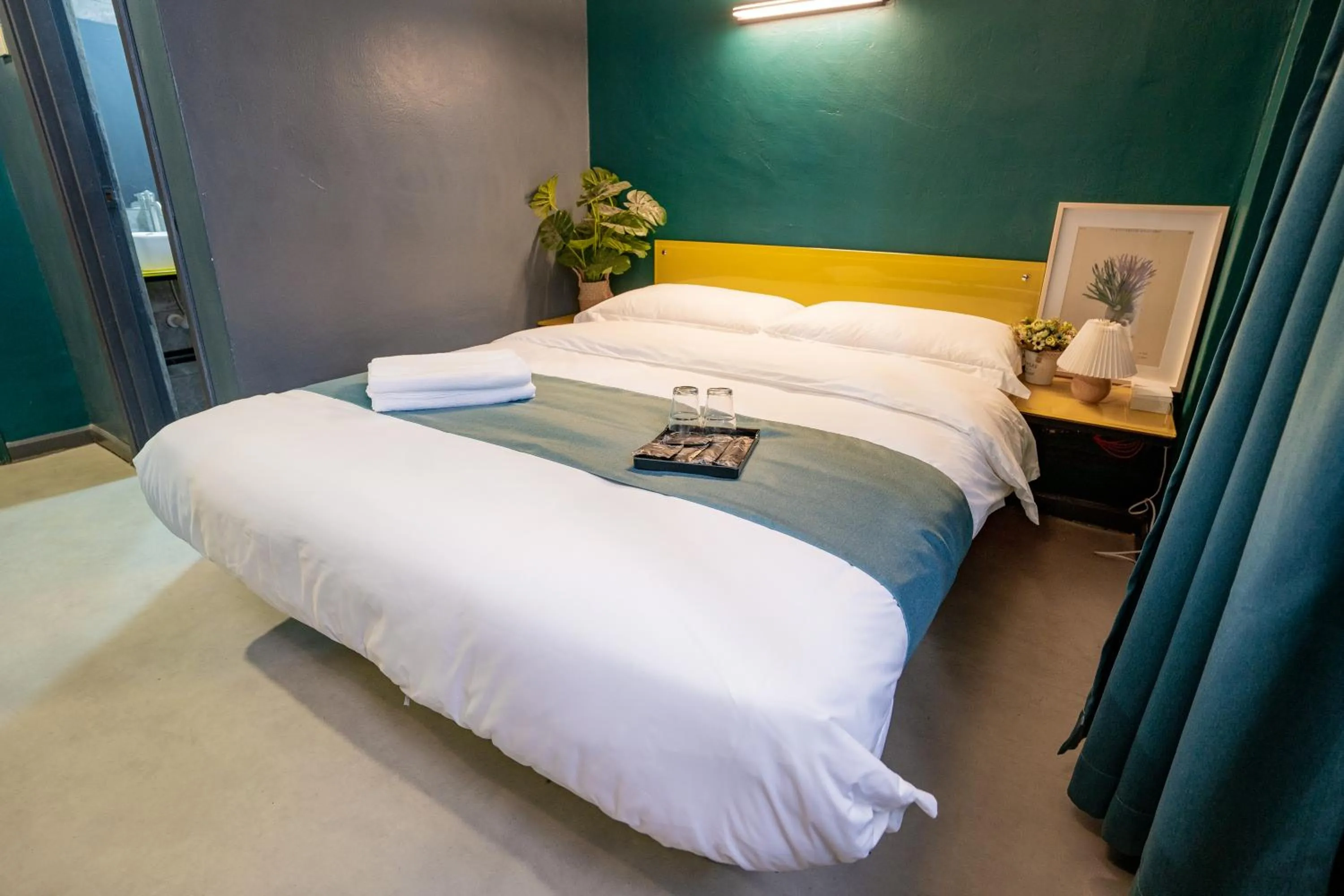 Bed in Hotel 28 Chow Kit Kuala Lumpur