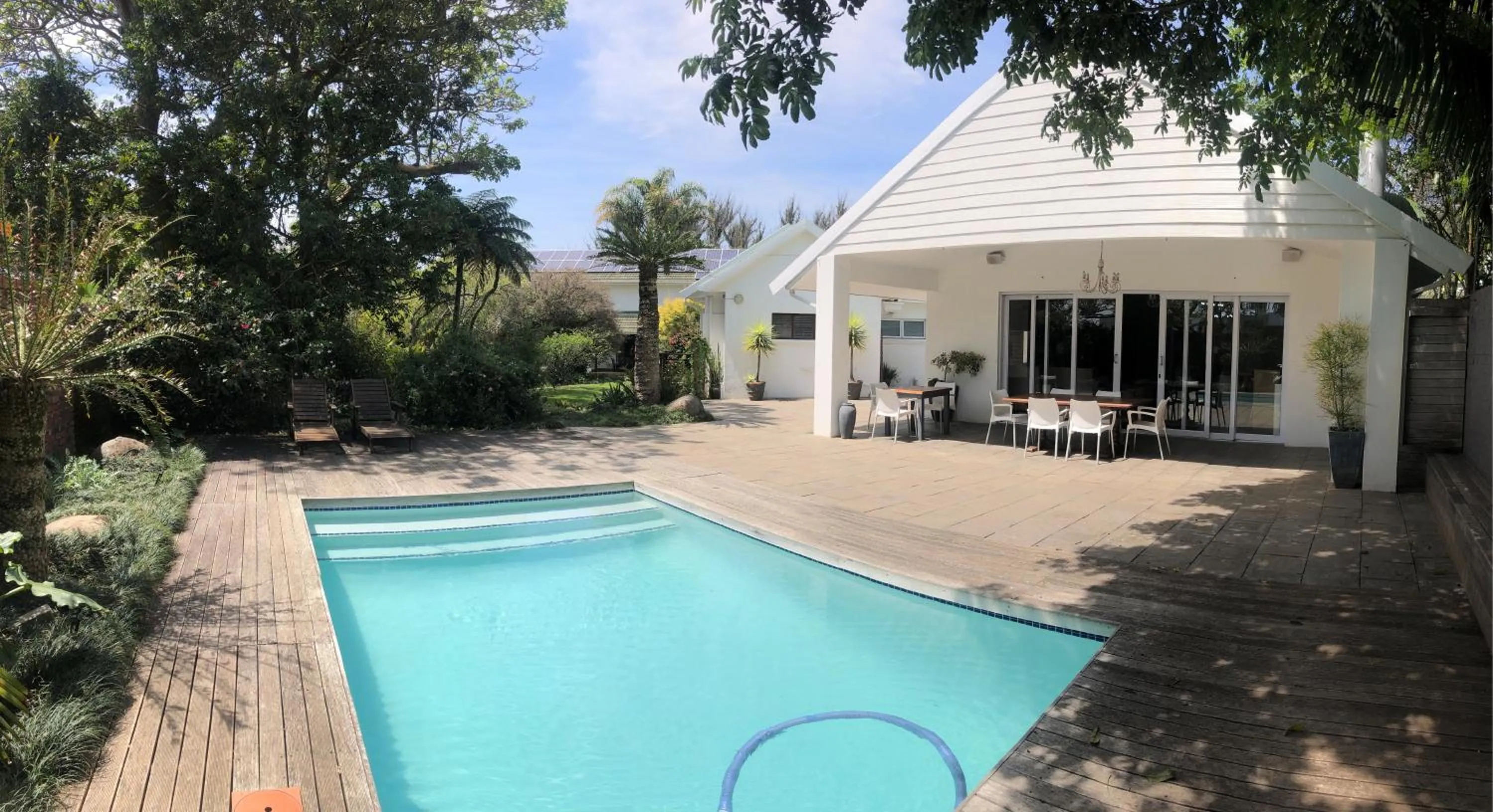 Patio in Bunkers Inn Guesthouse
