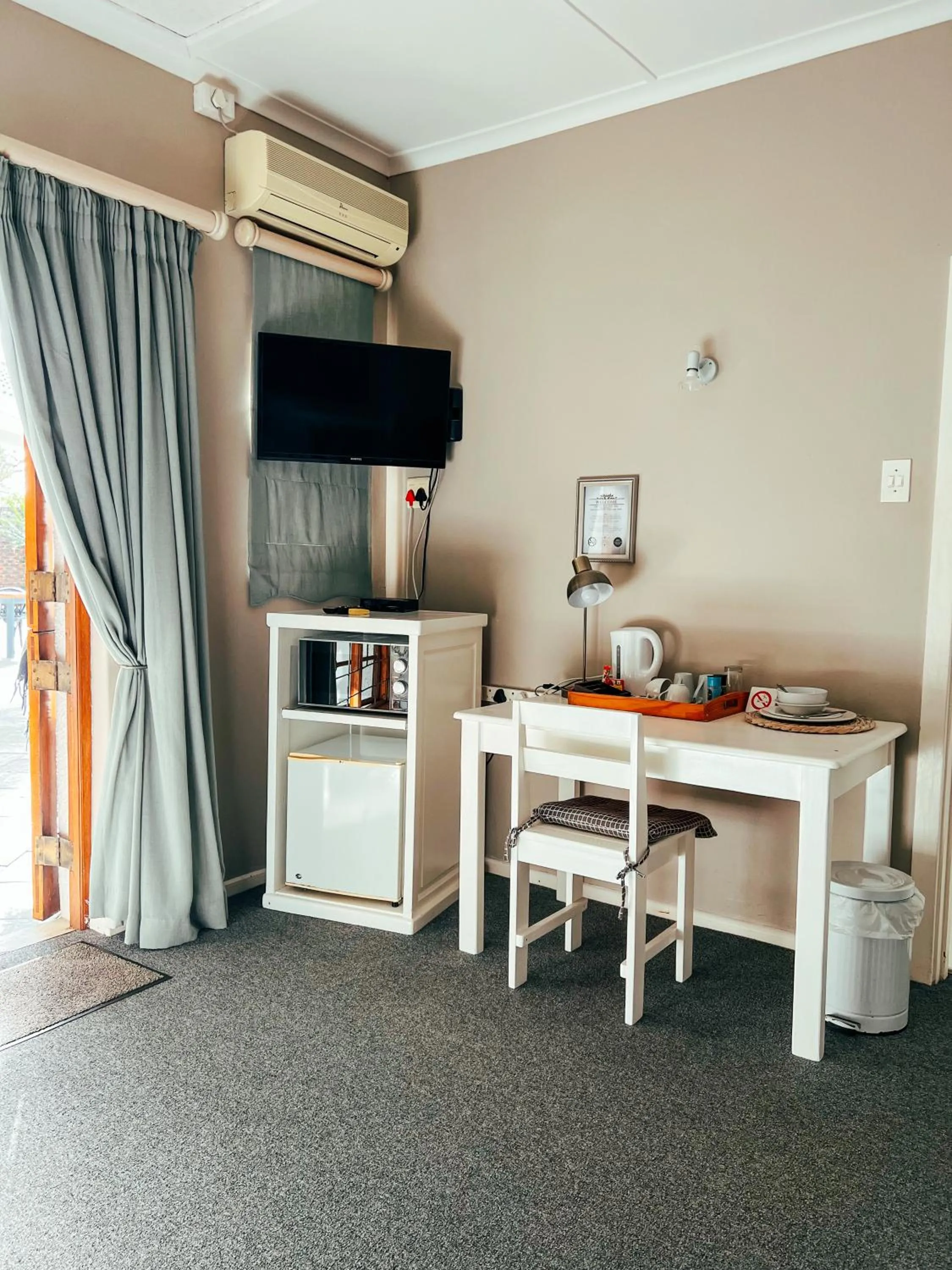 TV and multimedia in Bunkers Inn Guesthouse