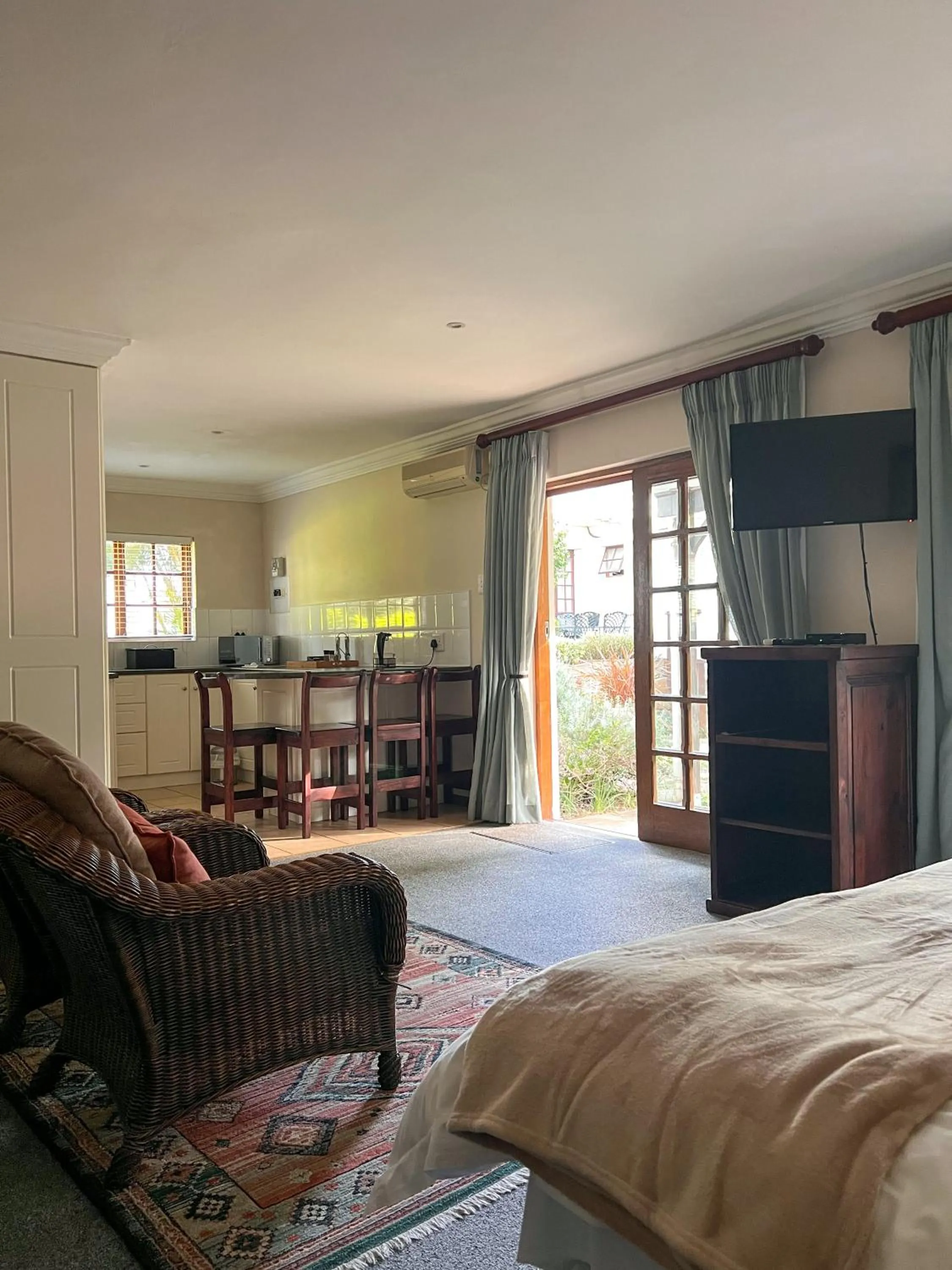 TV and multimedia, Bed in Bunkers Inn Guesthouse