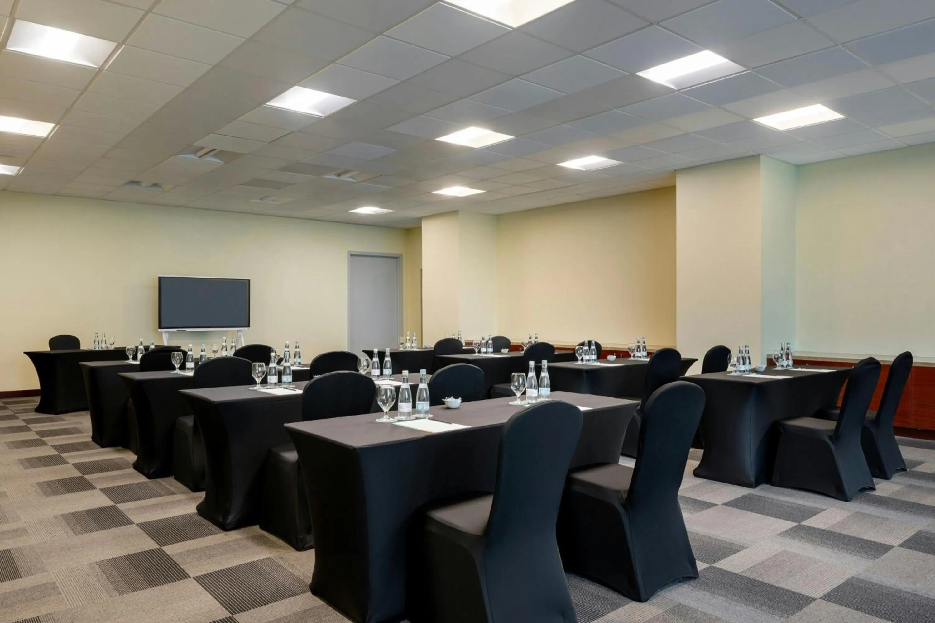 Meeting/conference room in Le Meridien City Center Doha