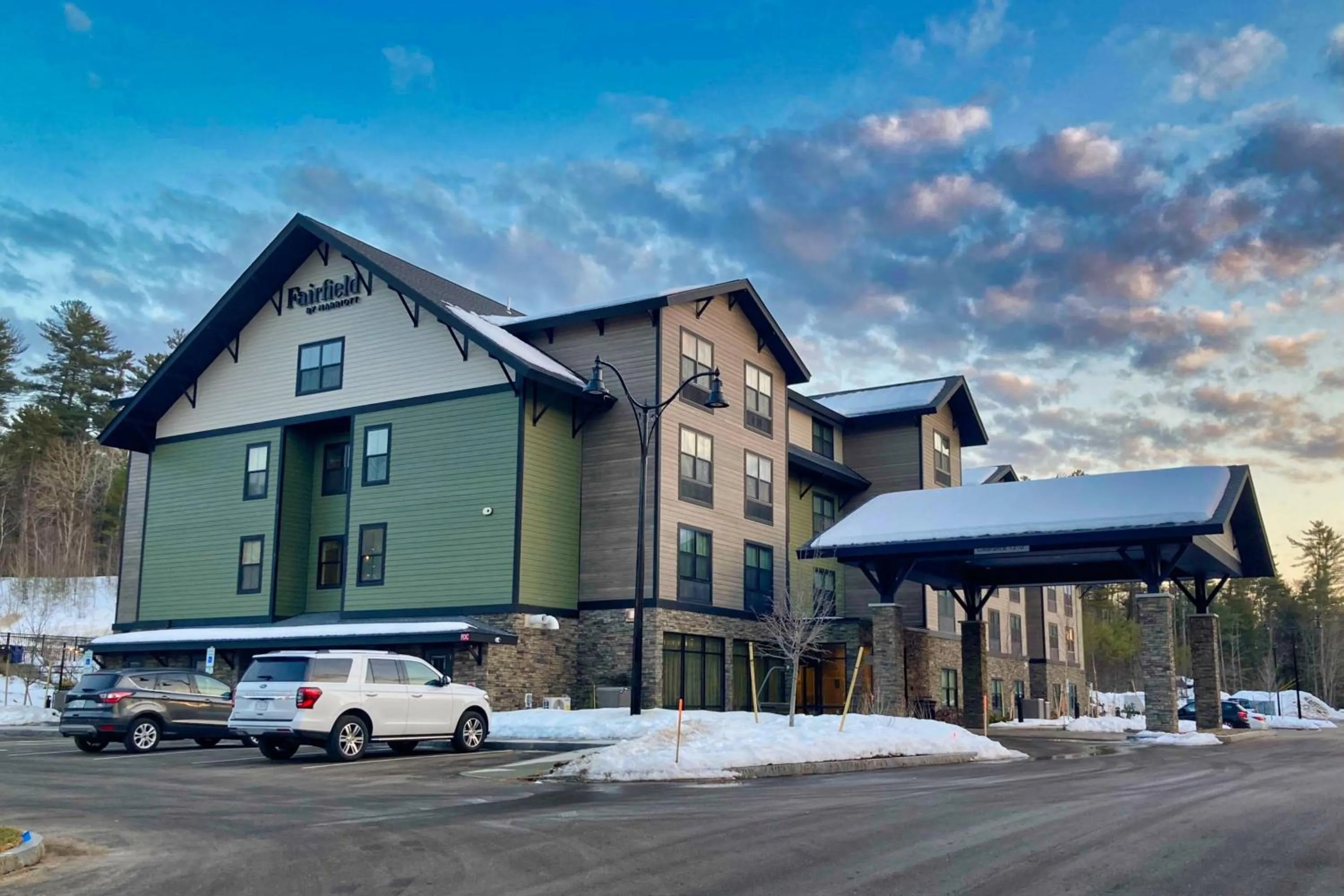 Property building in Fairfield by Marriott Inn & Suites North Conway