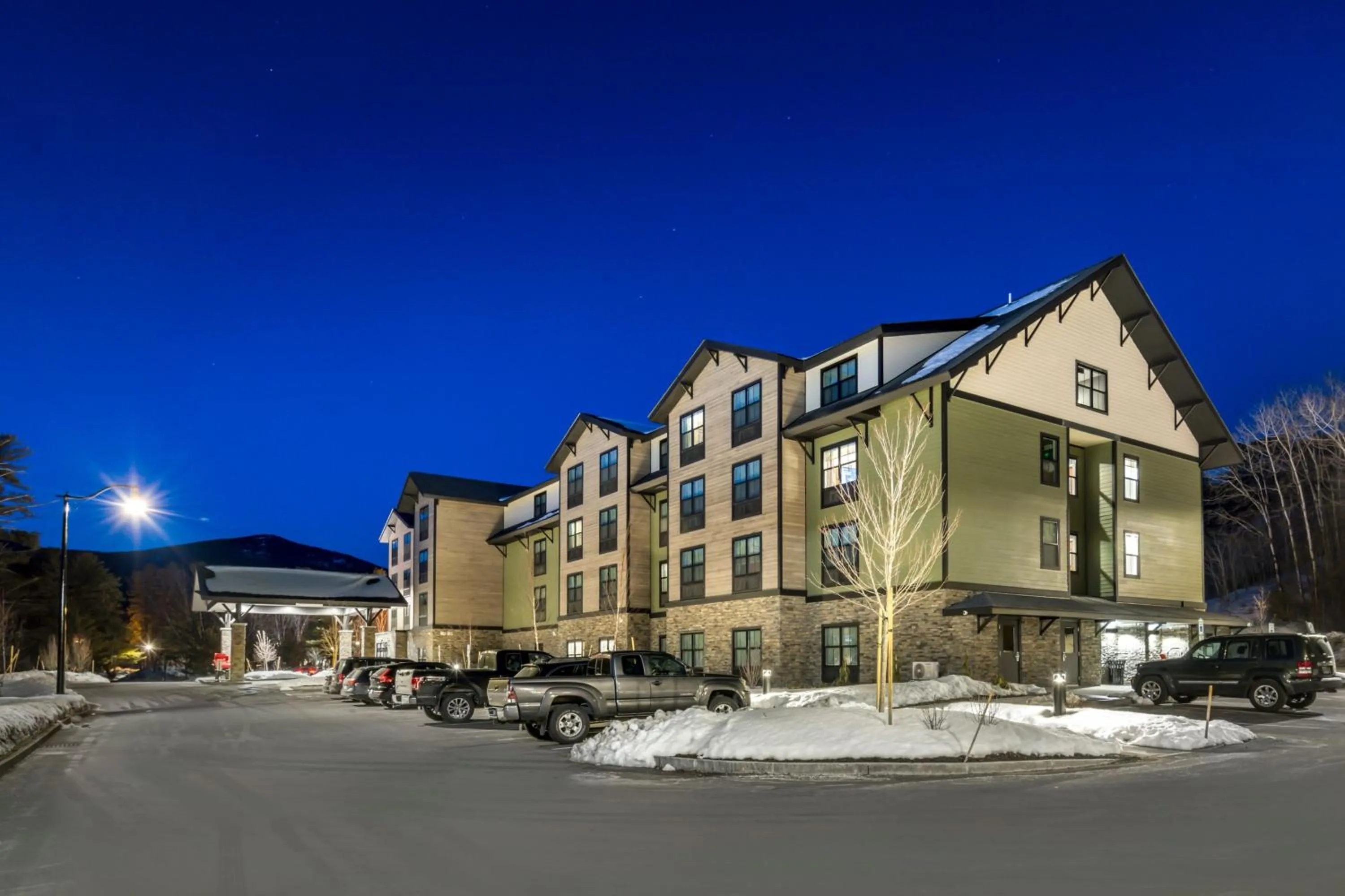 Property building in Fairfield by Marriott Inn & Suites North Conway