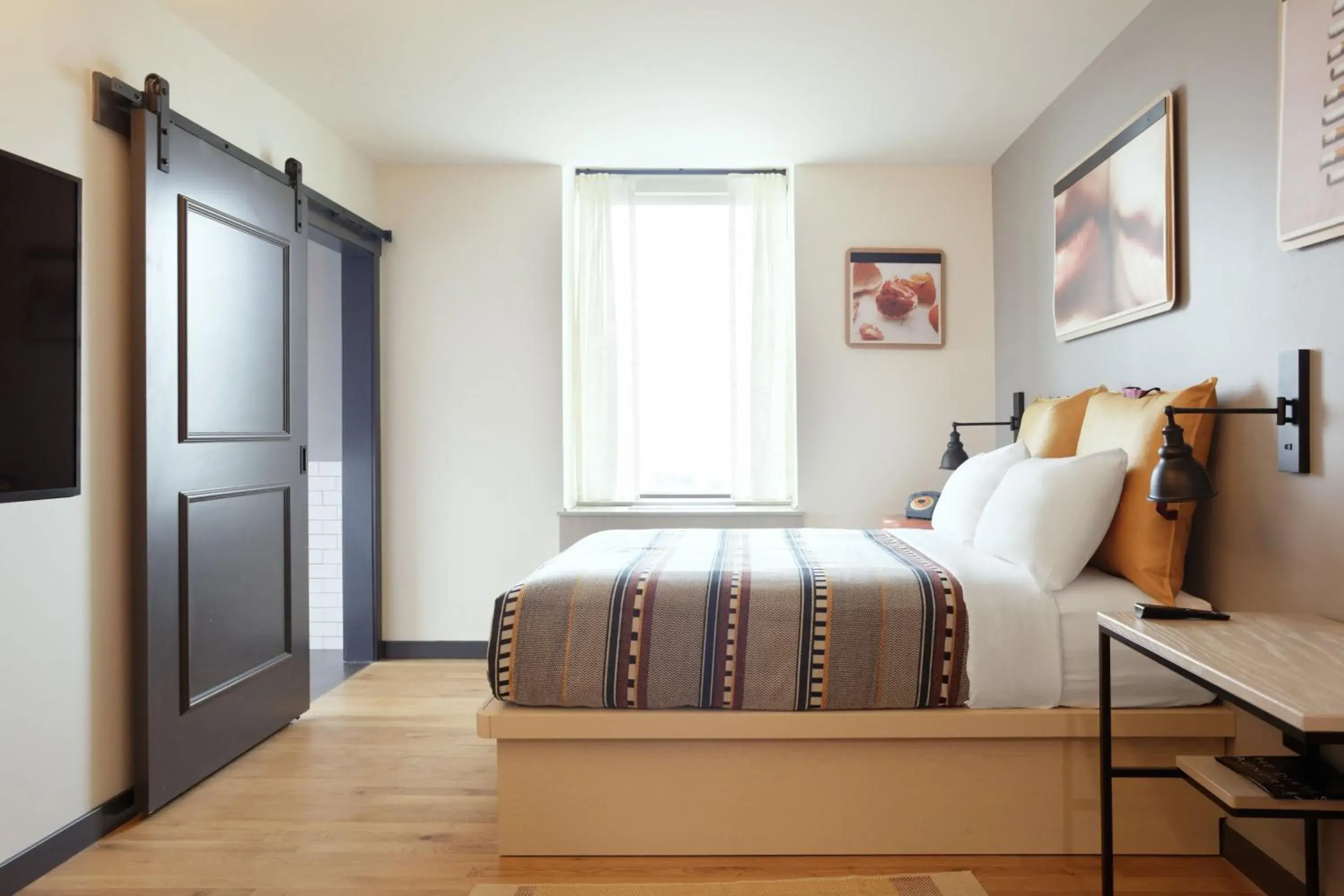 Queen Room in Moxy Richmond Downtown Queen Room in Moxy Richmond Downtown