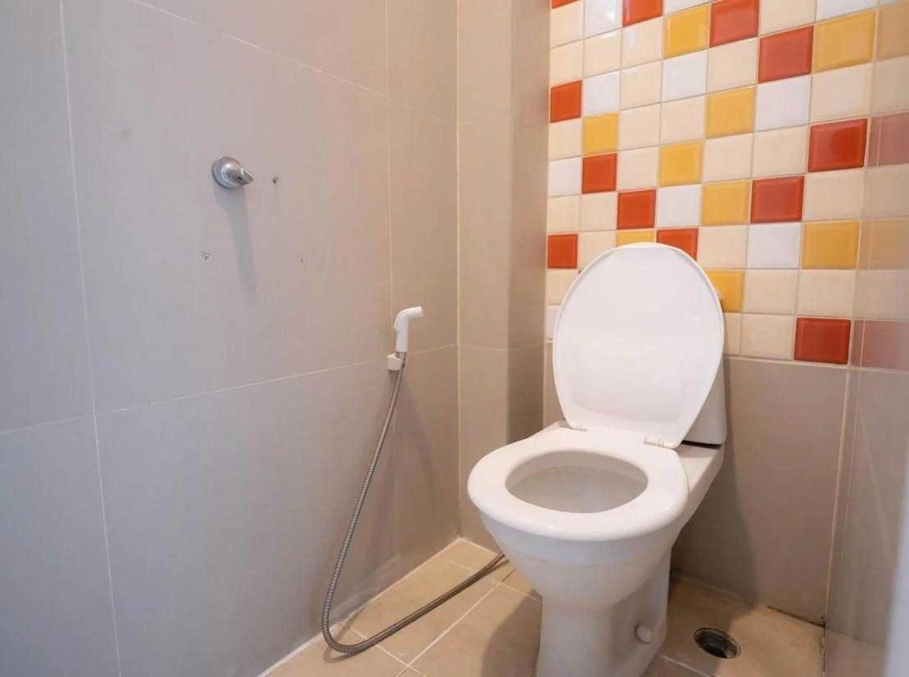 Bathroom in RQ Bangkok Sukhumvit 50 by Collection O