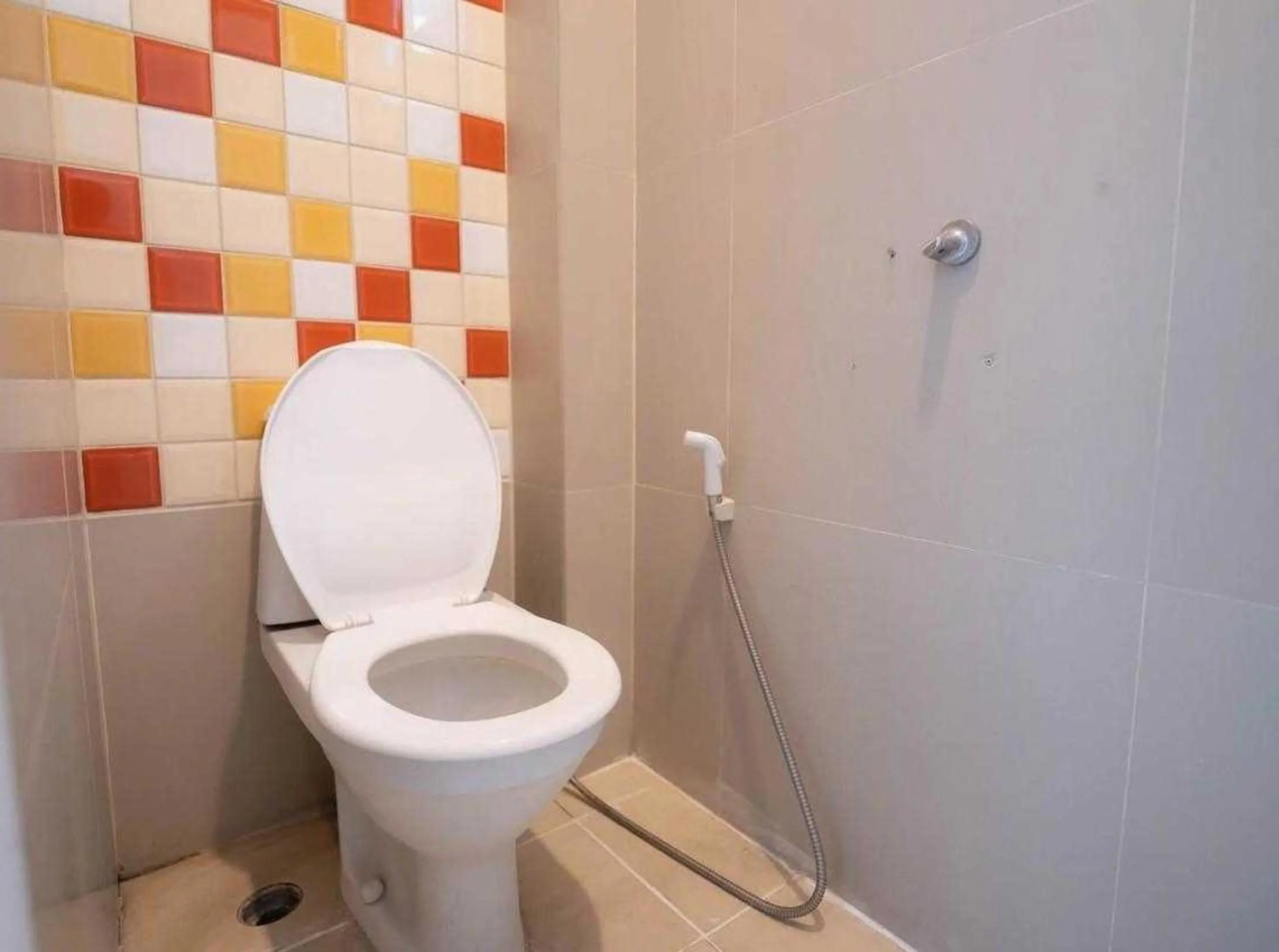 Bathroom in RQ Bangkok Sukhumvit 50 by Collection O