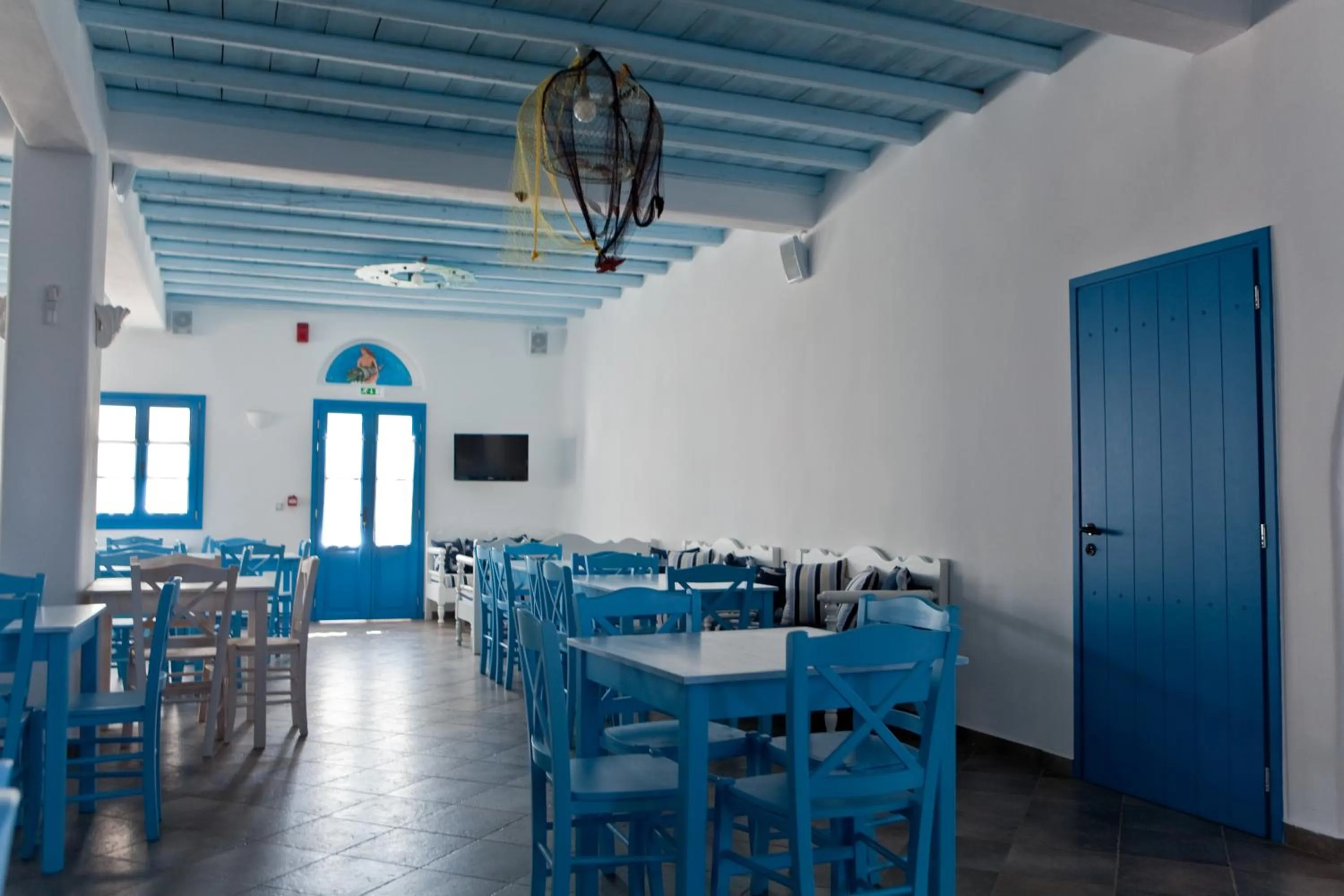 Restaurant/places to eat in Viva Mare Foinikounta