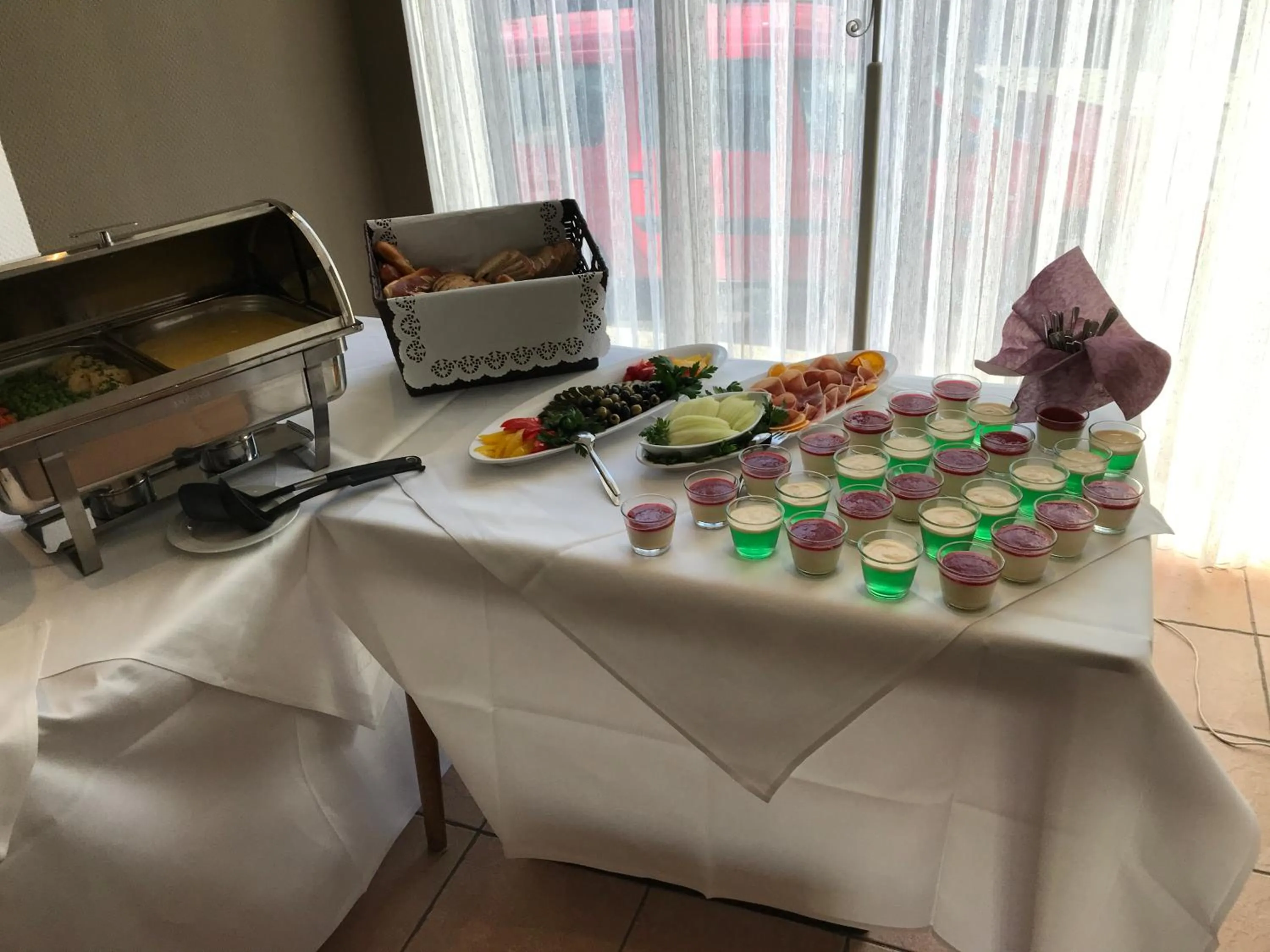 Meals in Apart Hotel Sarstedter Hof