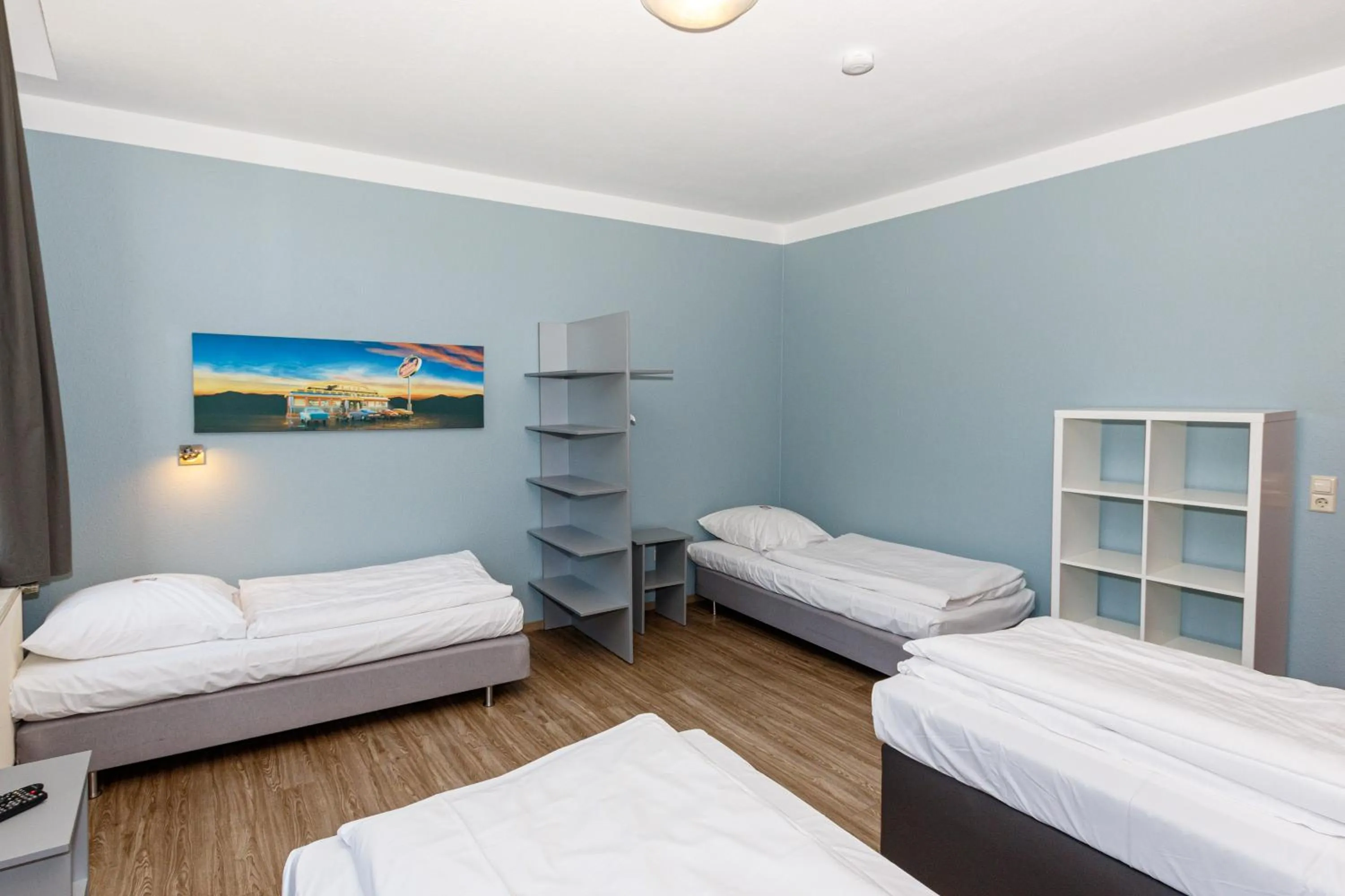 Photo of the whole room, Bed in Apart Hotel Sarstedter Hof