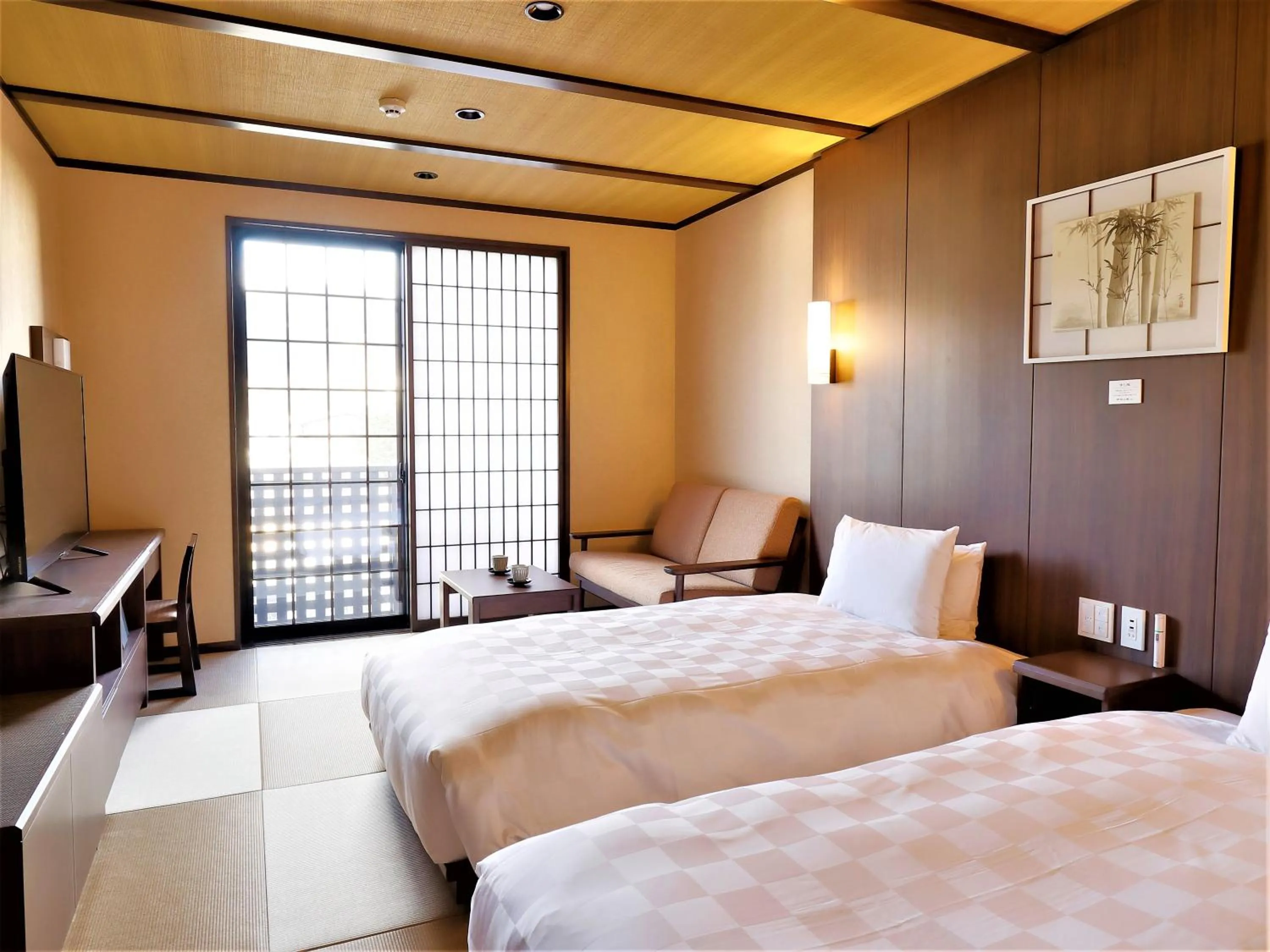 Photo of the whole room, Bed in Hotel Morinokaze Hakone Sengokuhara