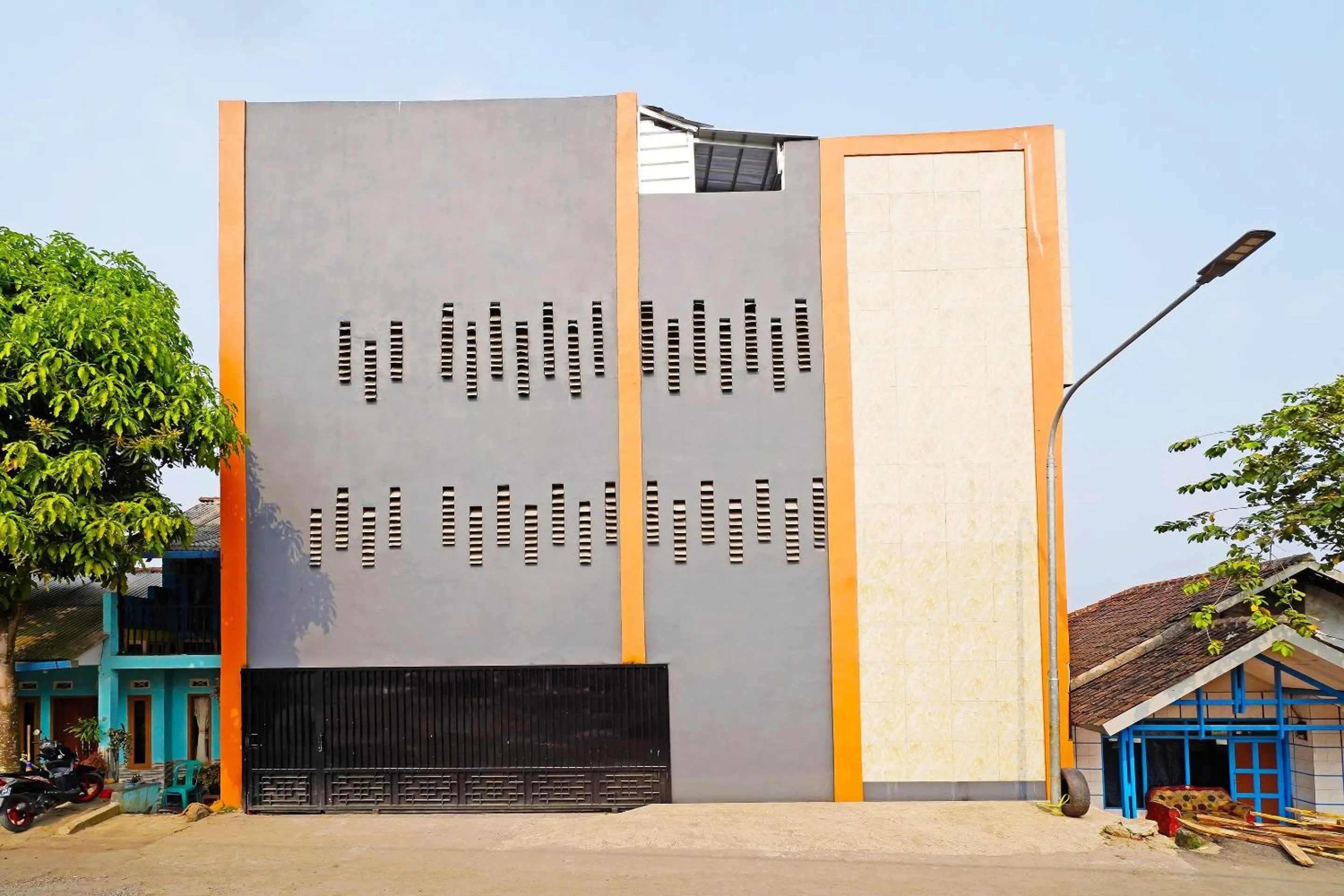 Facade/entrance in Hotel O Biring Residence