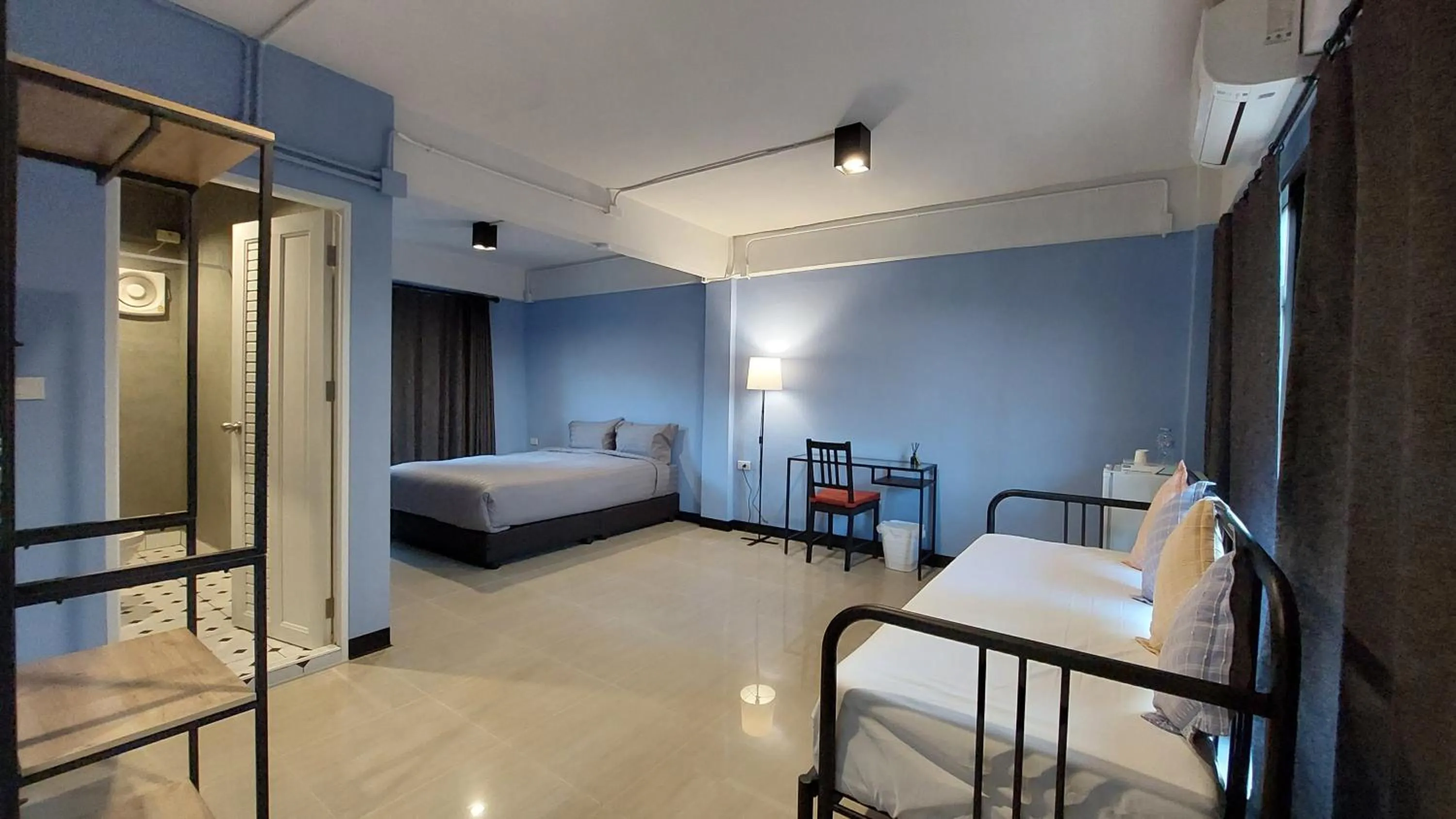 Bed in HOUSEMODE - BAANYAI @ Wongwian Yai