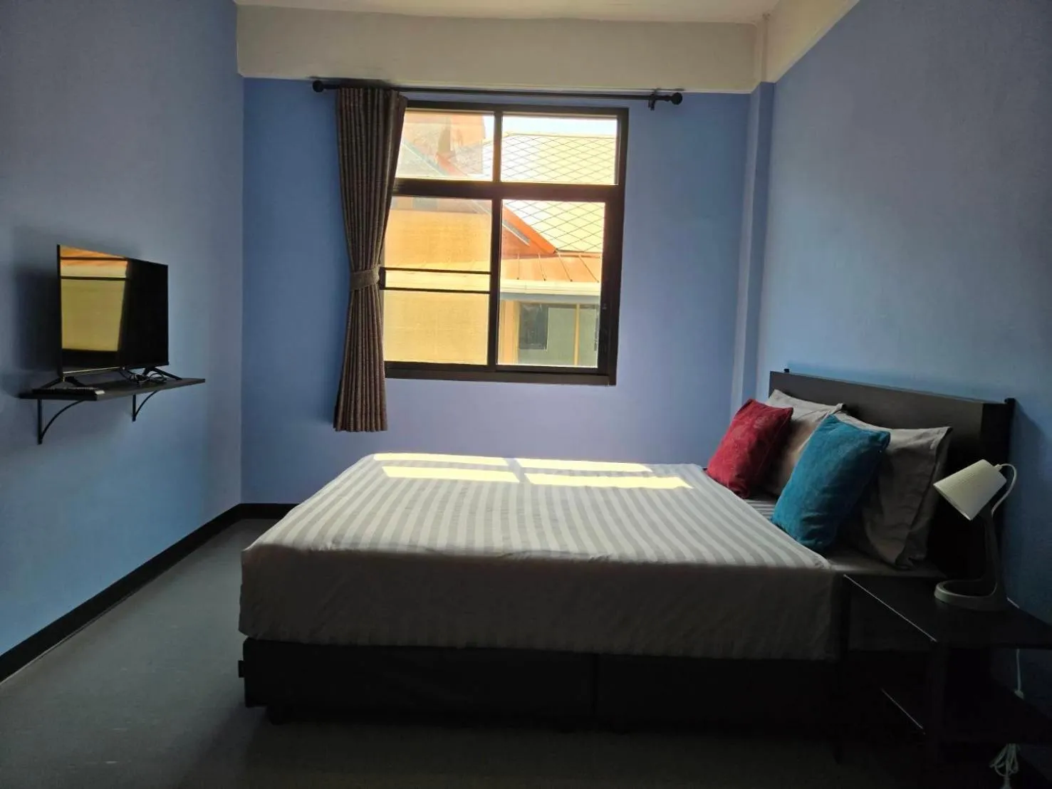 Bed in HOUSEMODE - BAANYAI @ Wongwian Yai