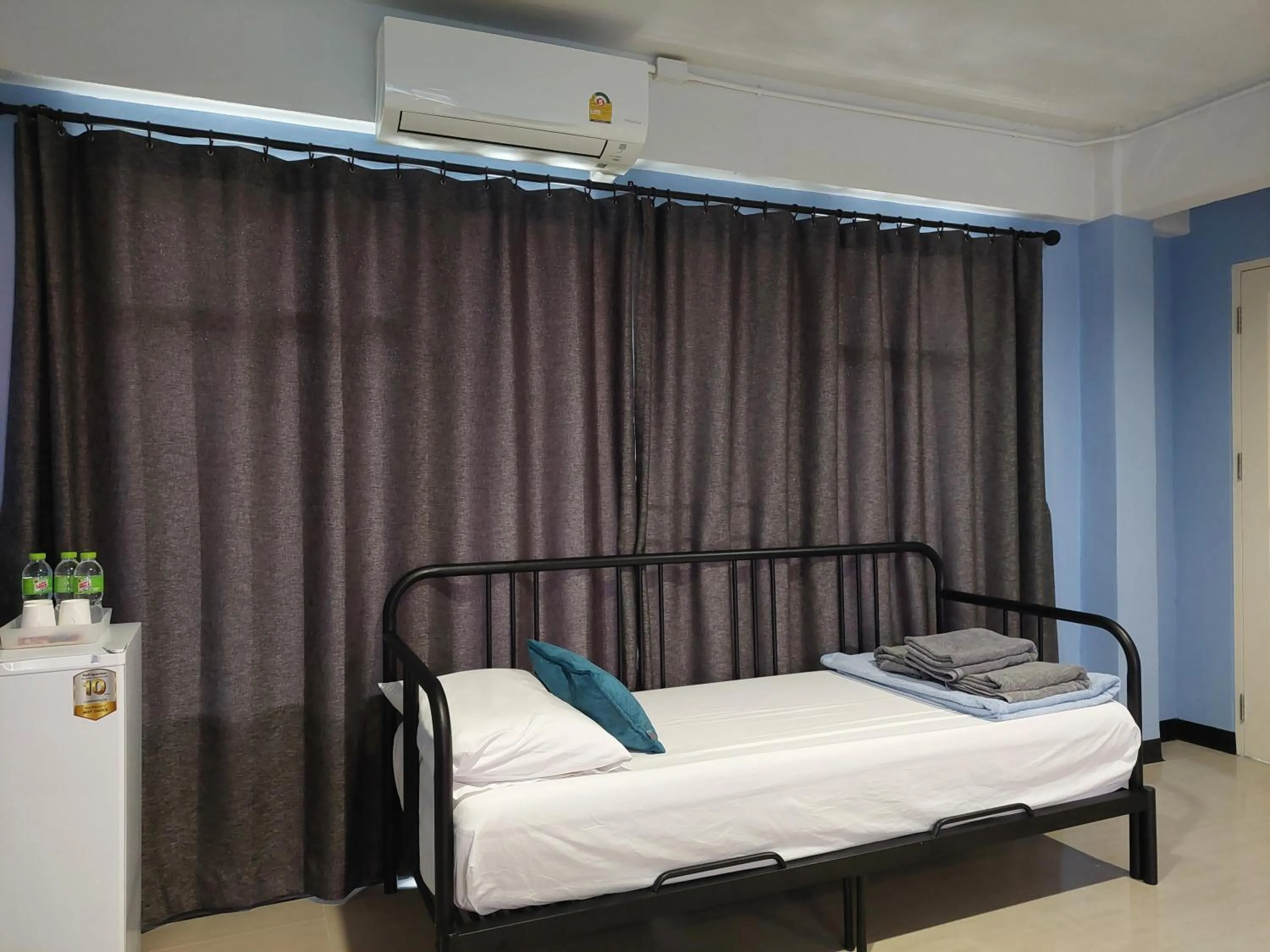 Bed in HOUSEMODE - BAANYAI @ Wongwian Yai