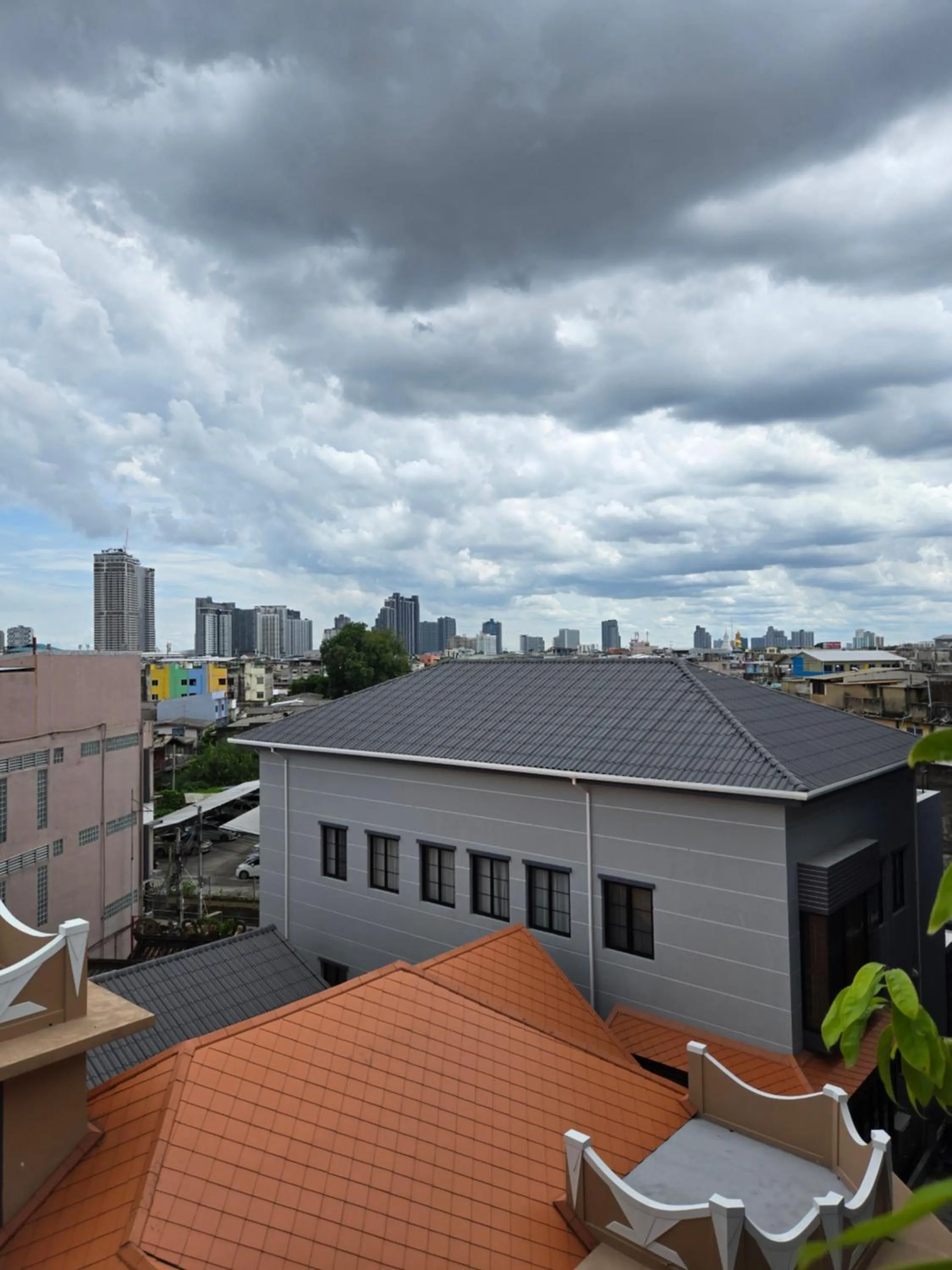 Property building in HOUSEMODE - BAANYAI @ Wongwian Yai