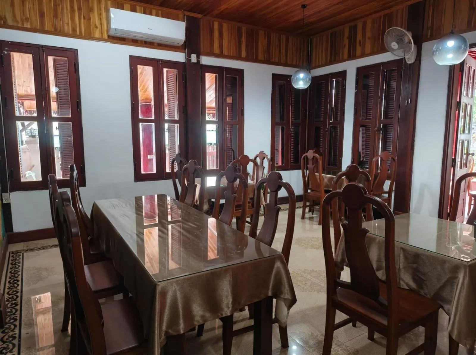 Restaurant/places to eat in Ananta Hotel Luangprabang
