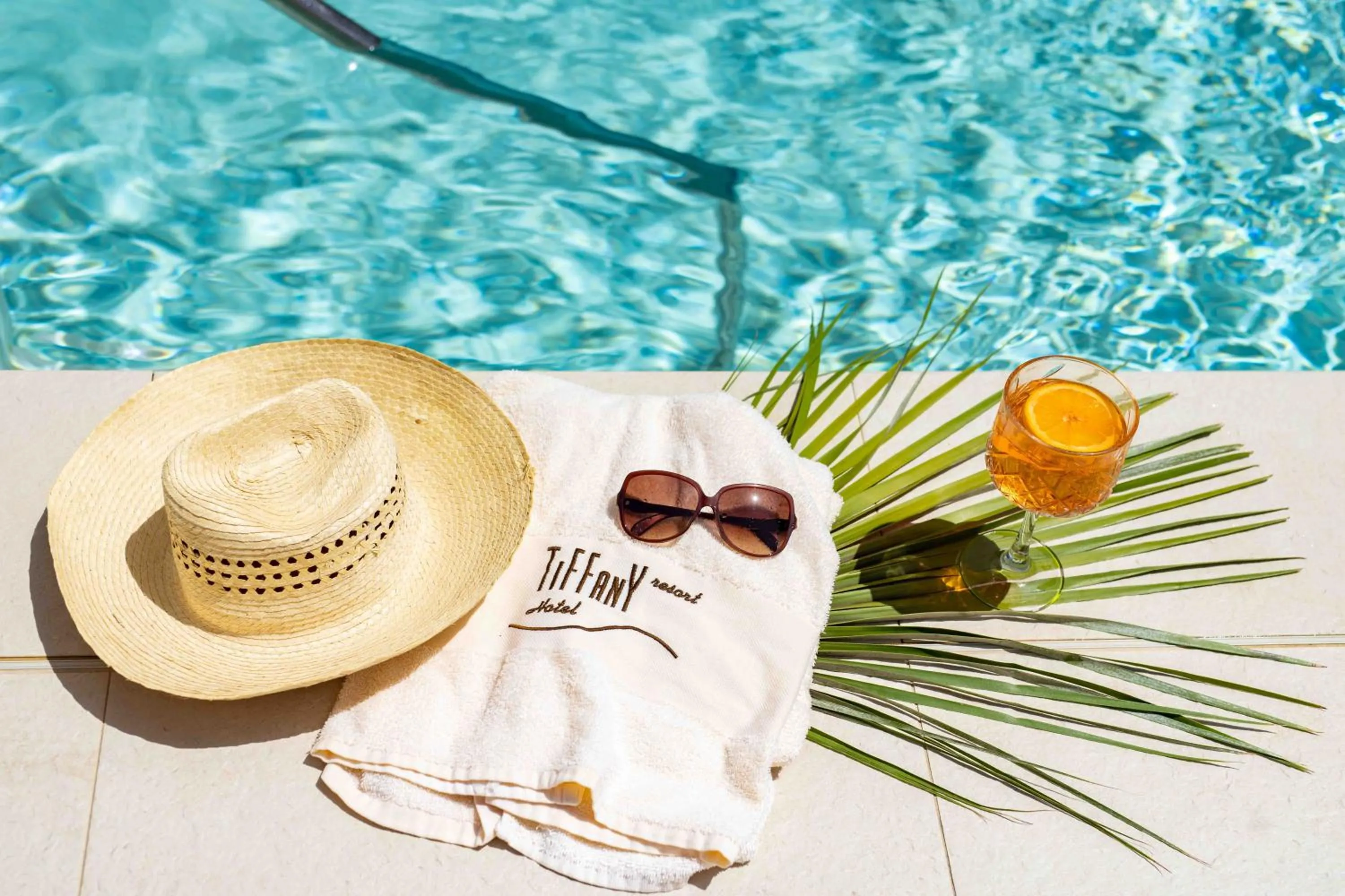 Swimming pool in Hotel Tiffany & Resort