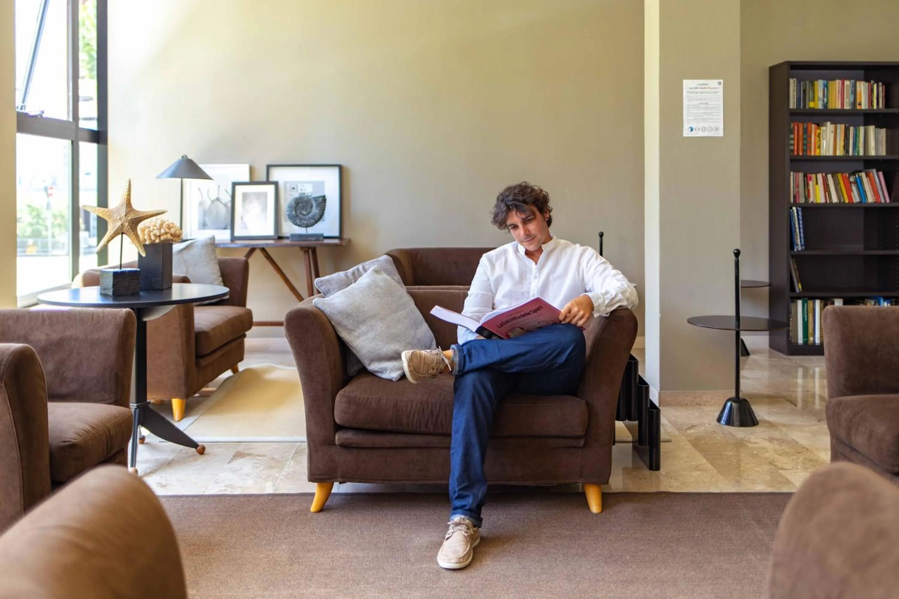 Communal lounge/ TV room in Hotel Tiffany & Resort