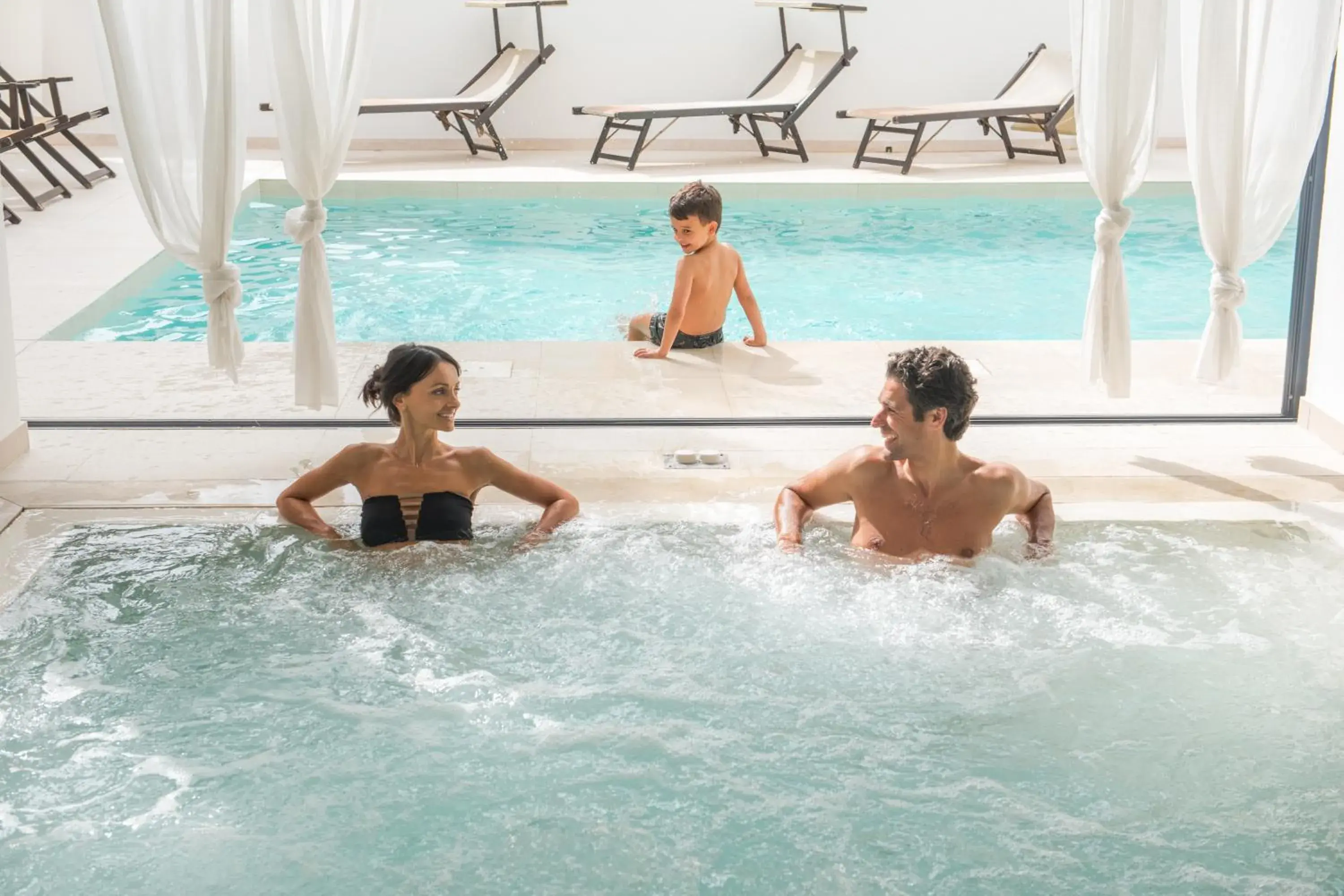 Swimming Pool in Hotel Tiffany & Resort