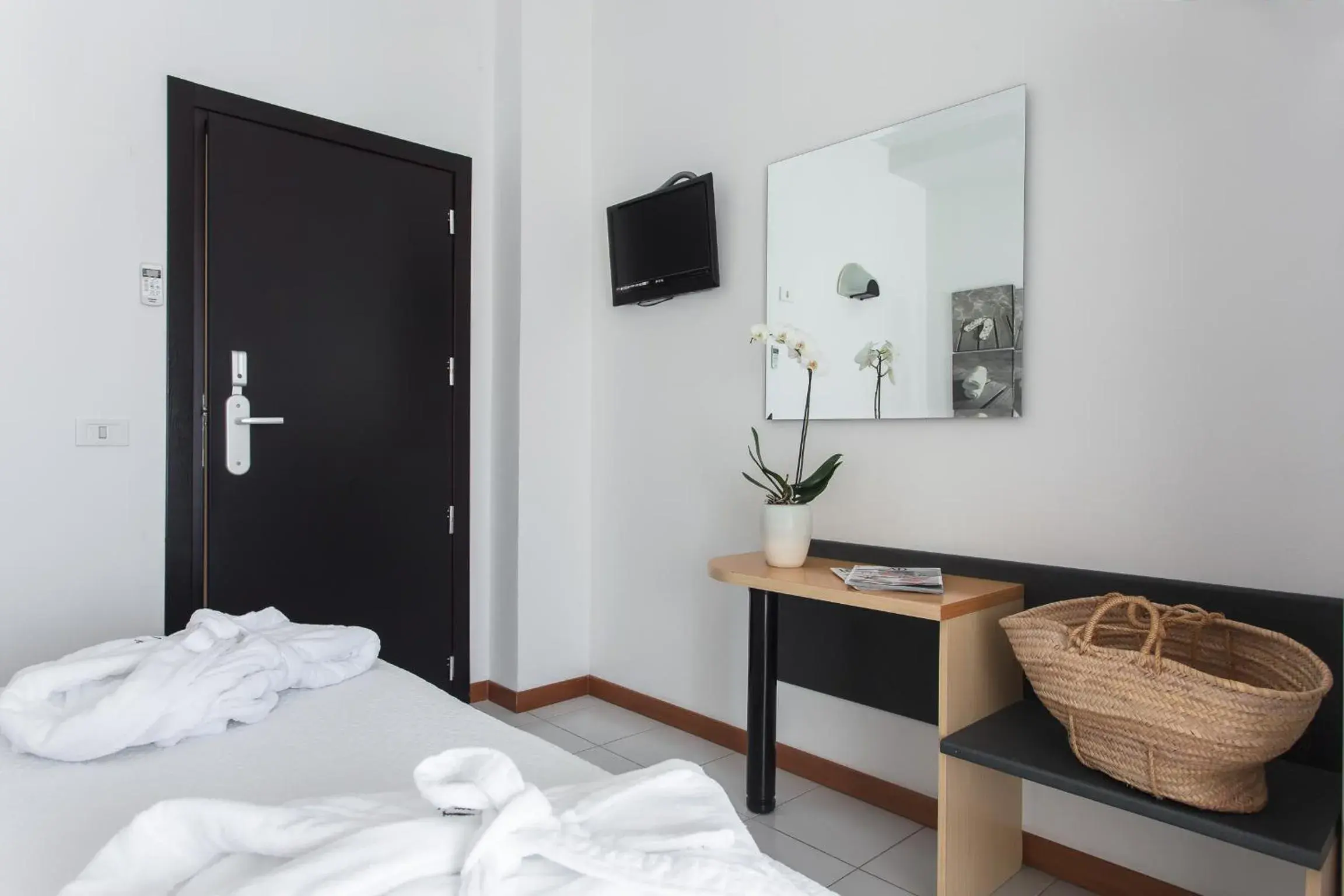 Bathroom, Bed in Hotel Tiffany & Resort