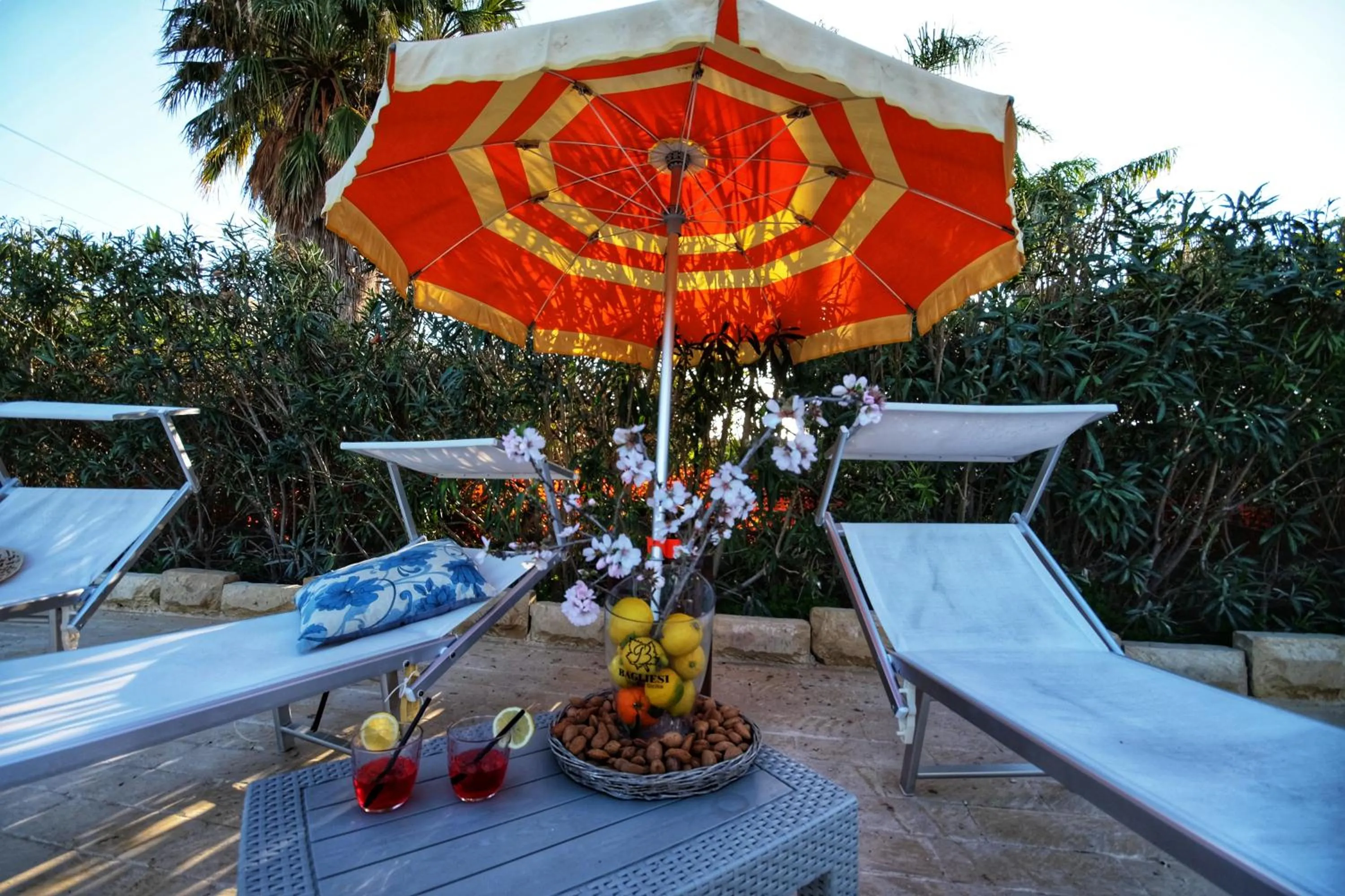 Swimming pool in B&B Il Mandorleto Avola