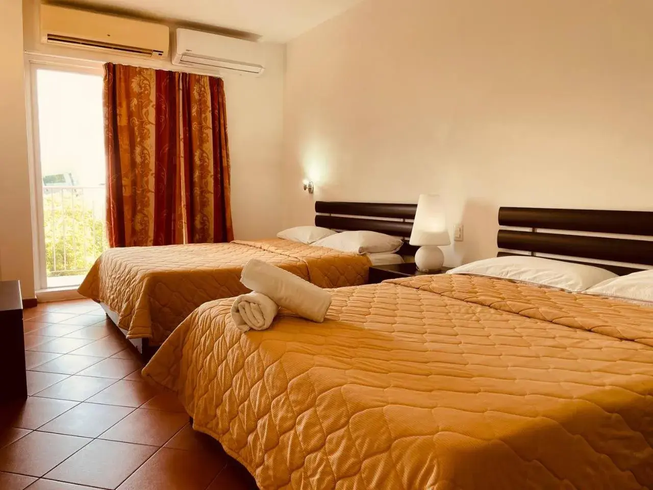 Double Room with Two Double Beds in Hotel RDG Double Room with Two Double Beds in Hotel RDG