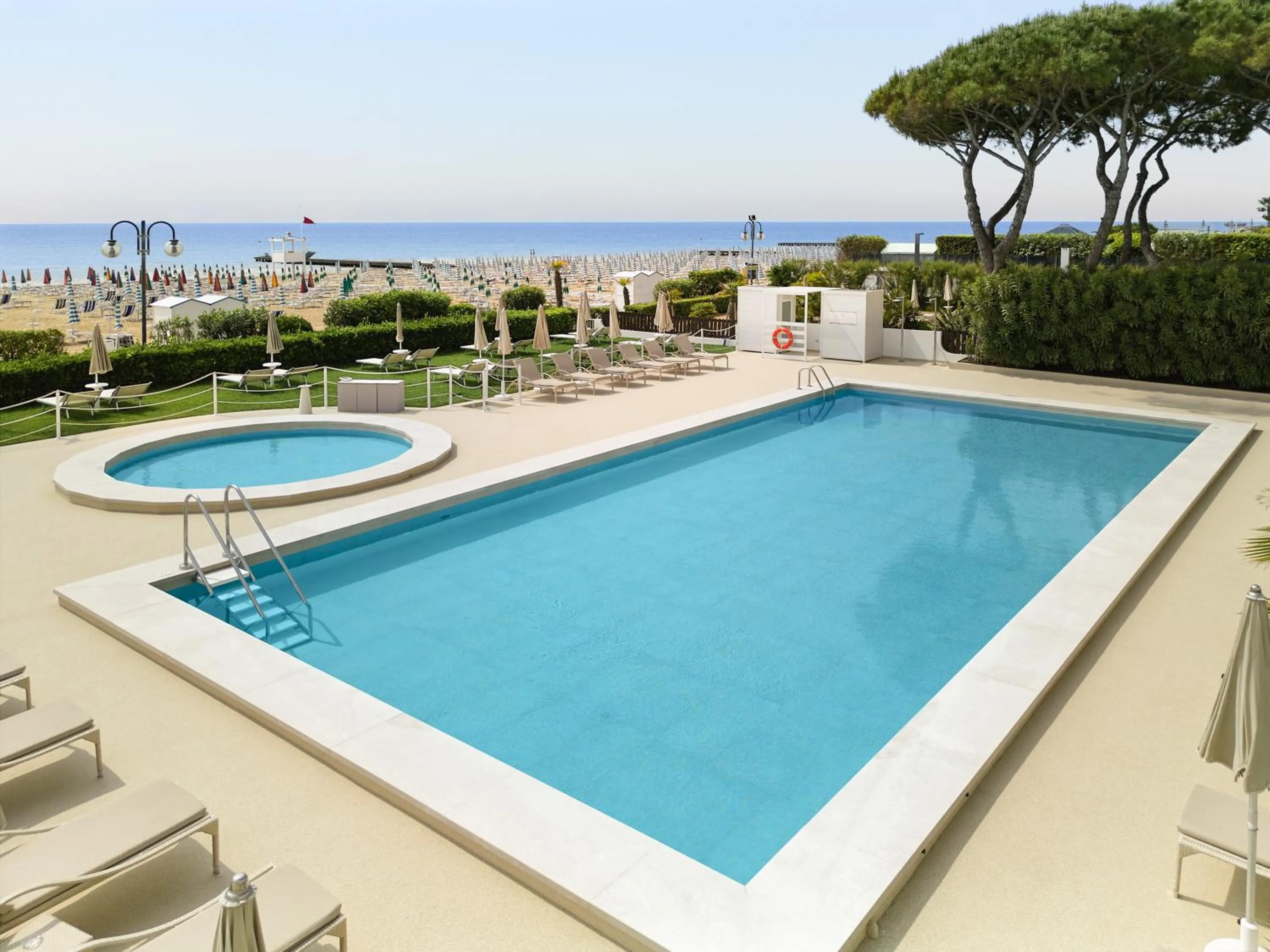 Pool view in Hotel Aurora