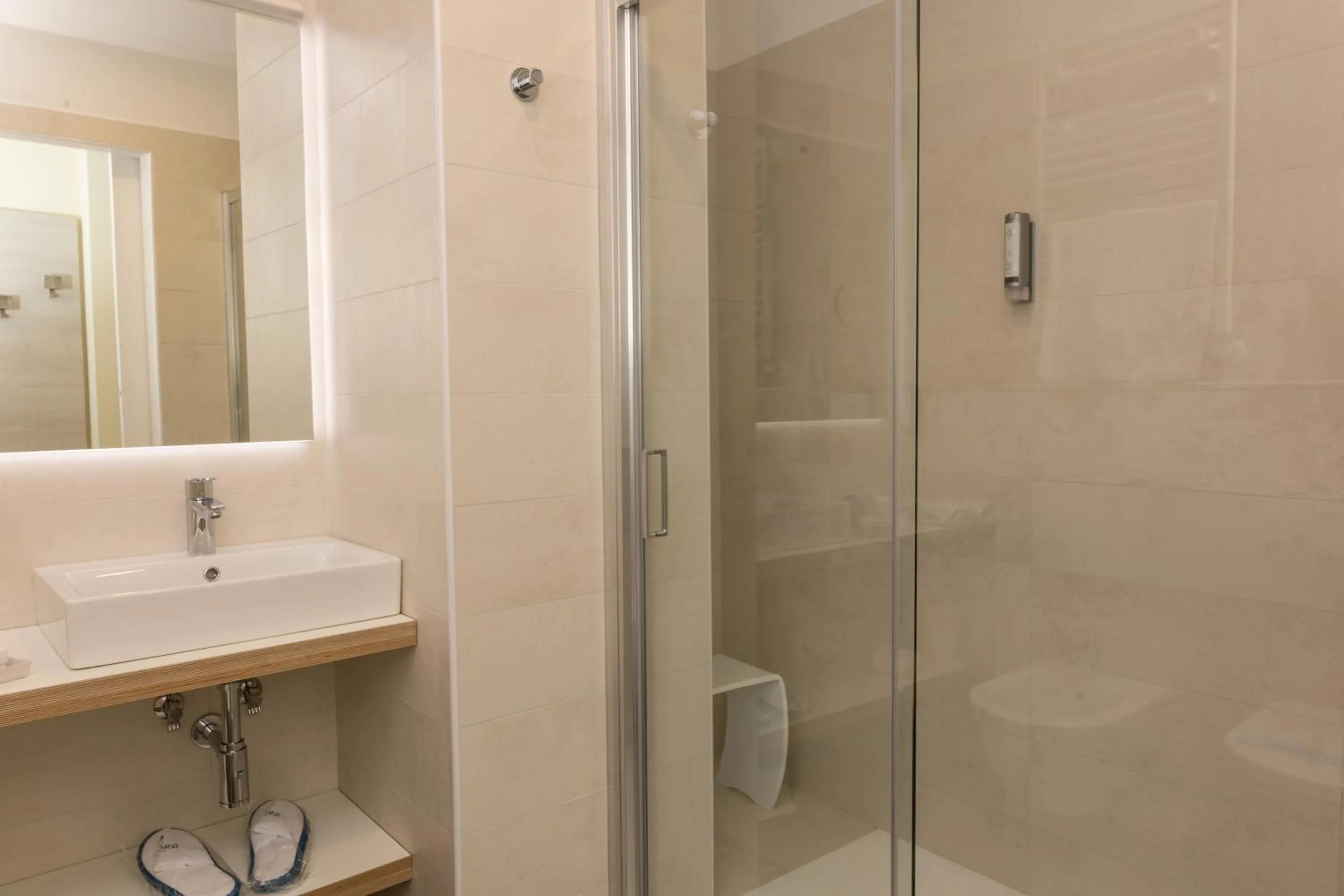 Bathroom in Hotel Aurora