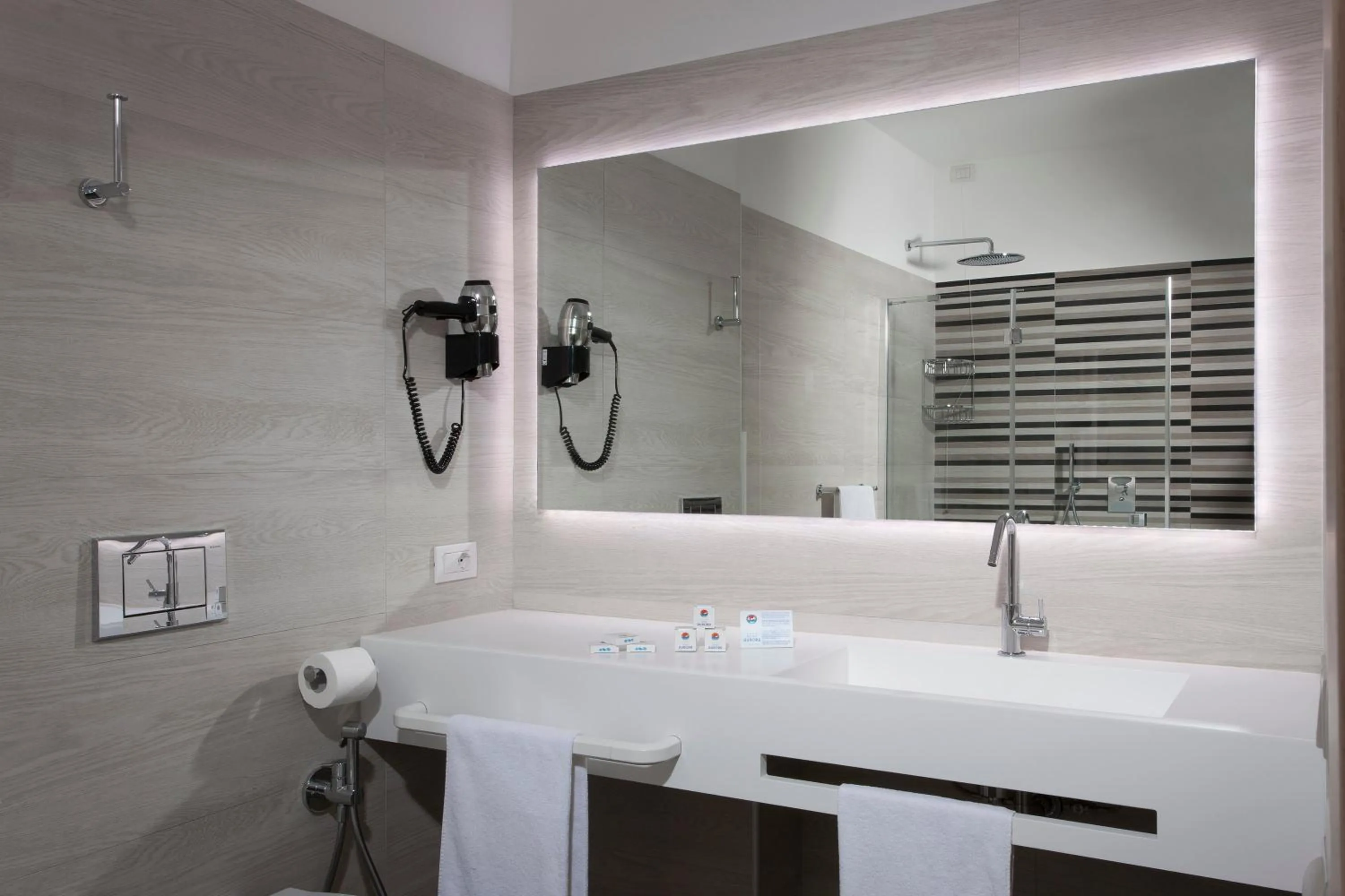 Bathroom in Hotel Aurora